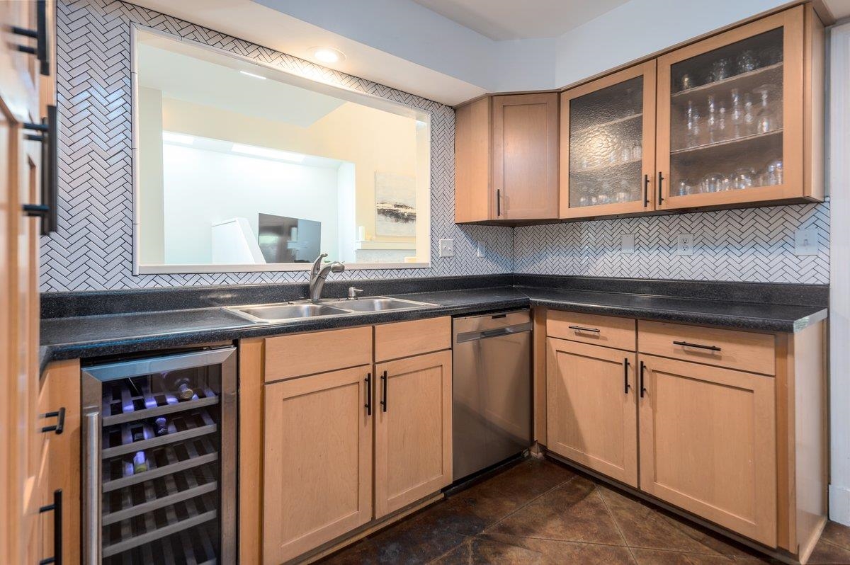 259 AVIVA DR