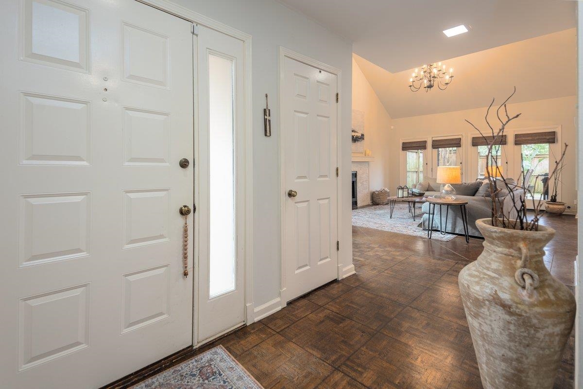 259 AVIVA DR