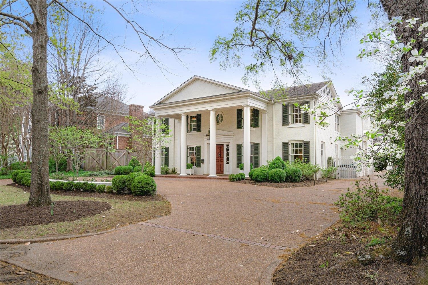 111 W CHICKASAW PKY