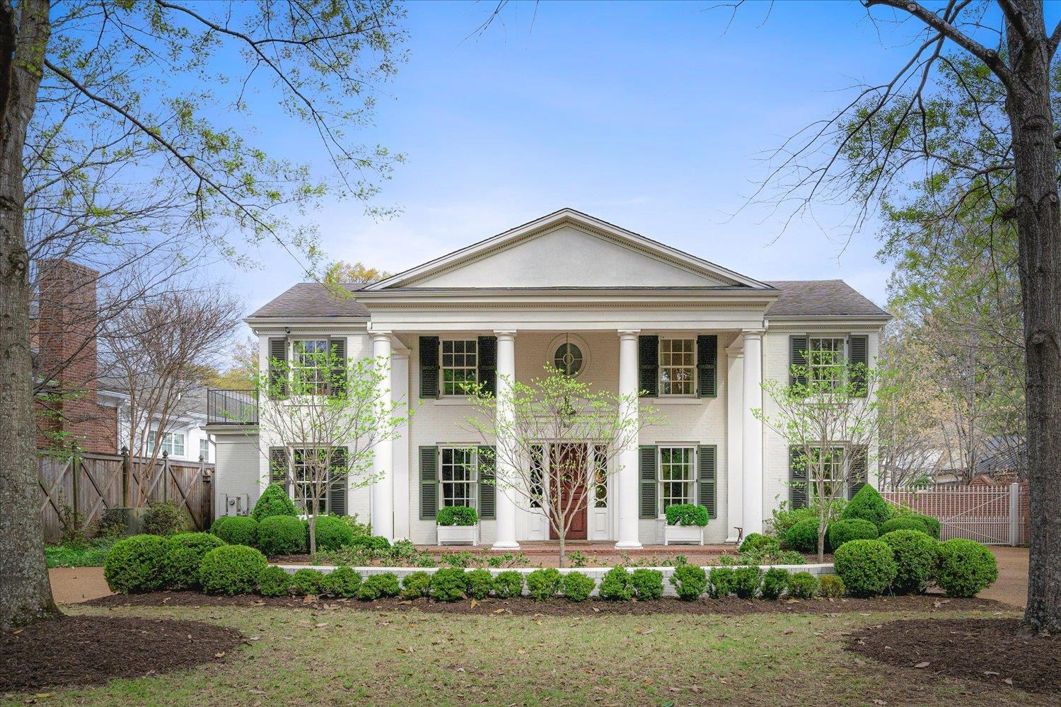 111 W CHICKASAW PKY