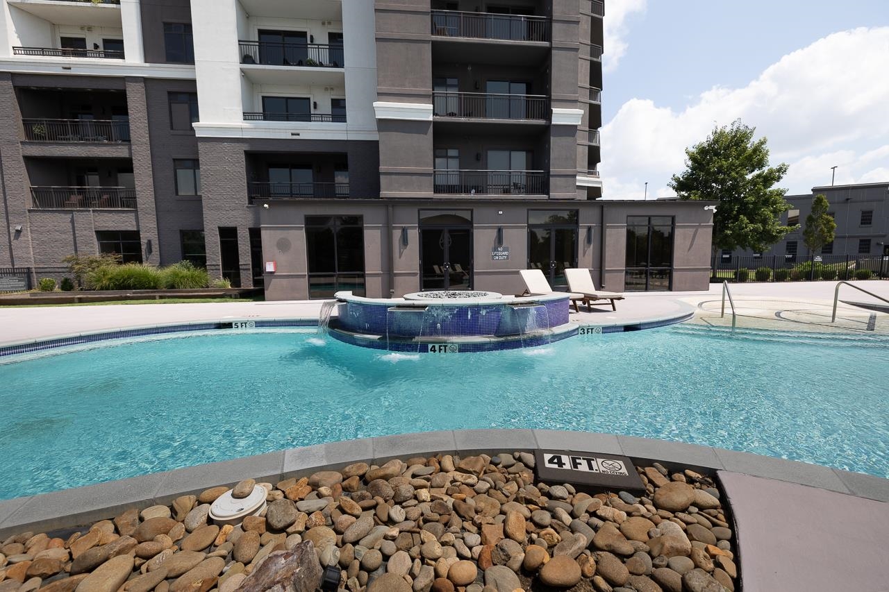 717 RIVERSIDE DR Unit: 506