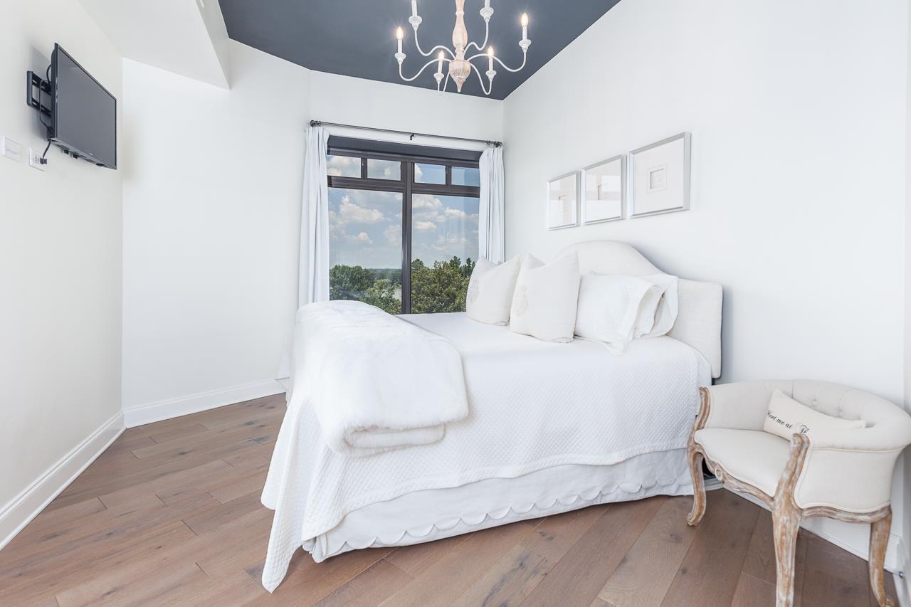 717 RIVERSIDE DR Unit: 506