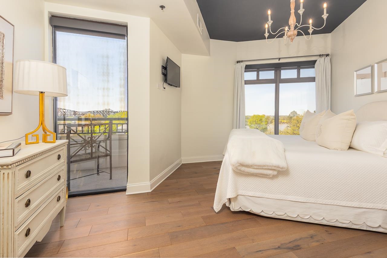 717 RIVERSIDE DR Unit: 506