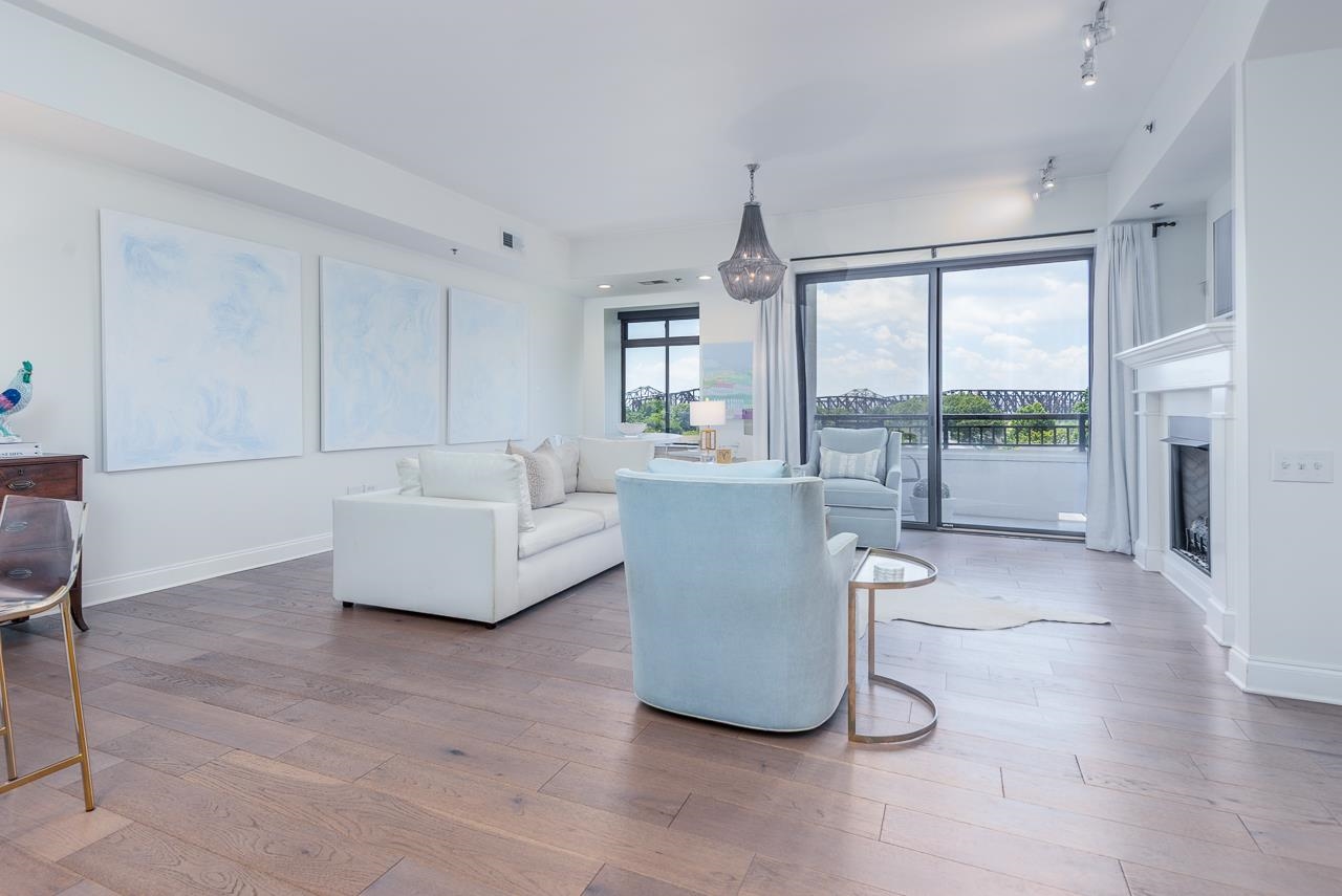 717 RIVERSIDE DR Unit: 506