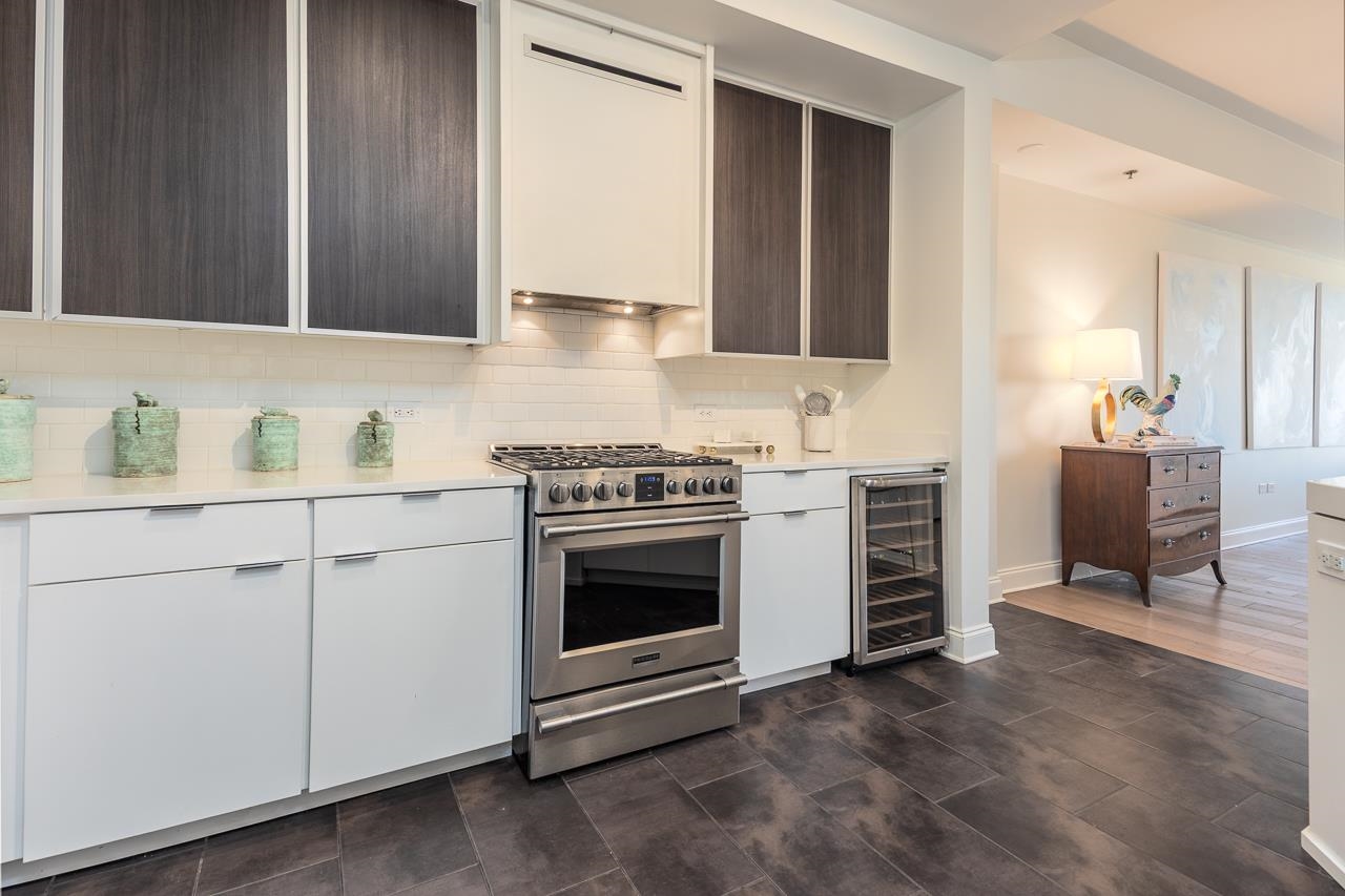 717 RIVERSIDE DR Unit: 506