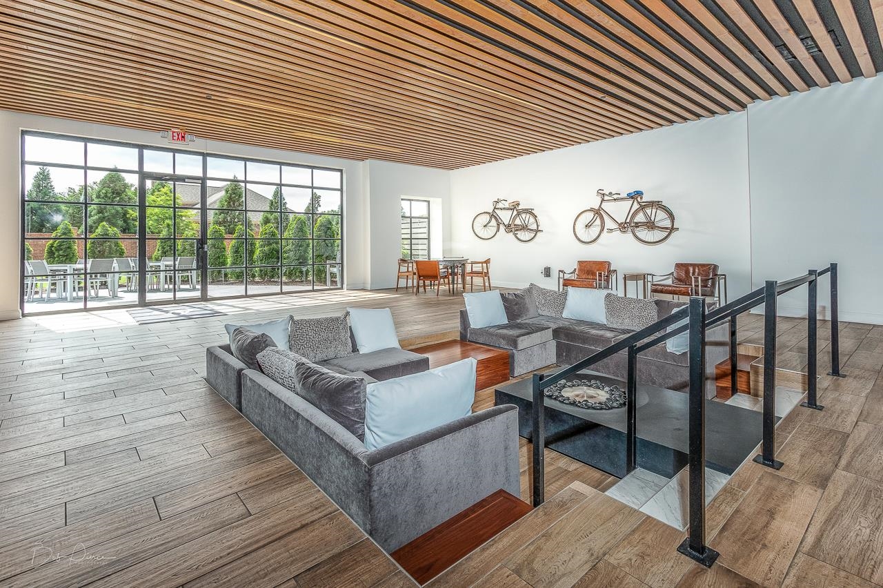 717 RIVERSIDE DR Unit: 506