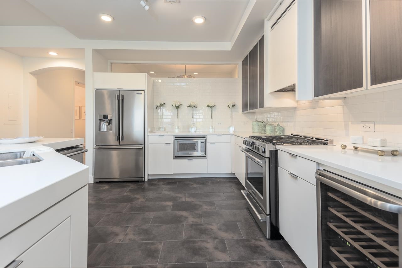 717 RIVERSIDE DR Unit: 506