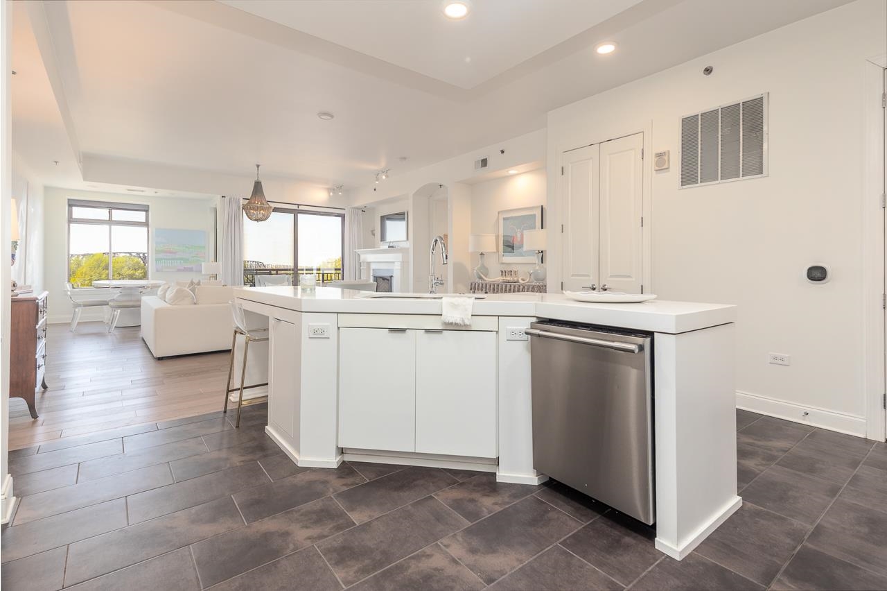 717 RIVERSIDE DR Unit: 506