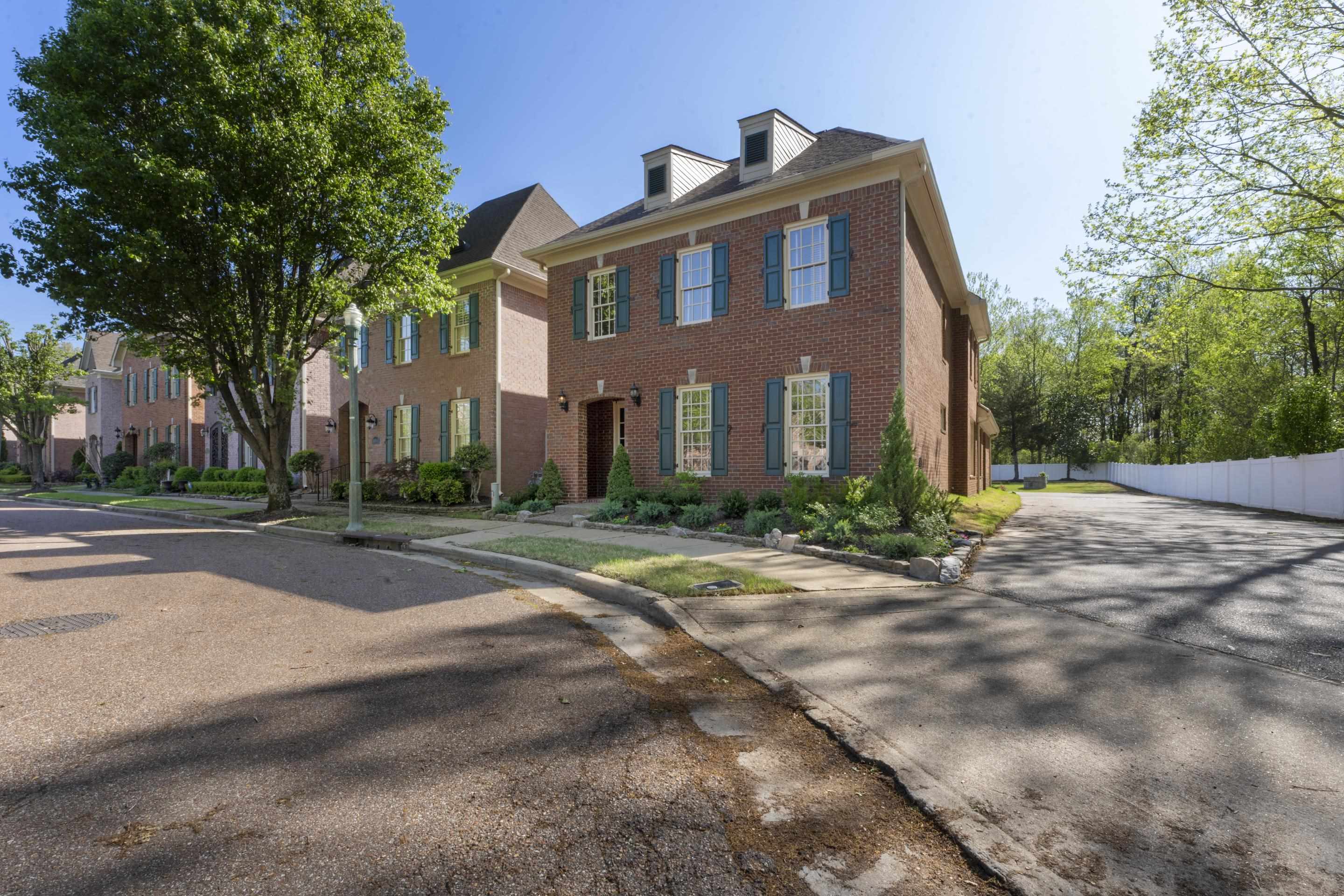 360 STERLING OAKS CV