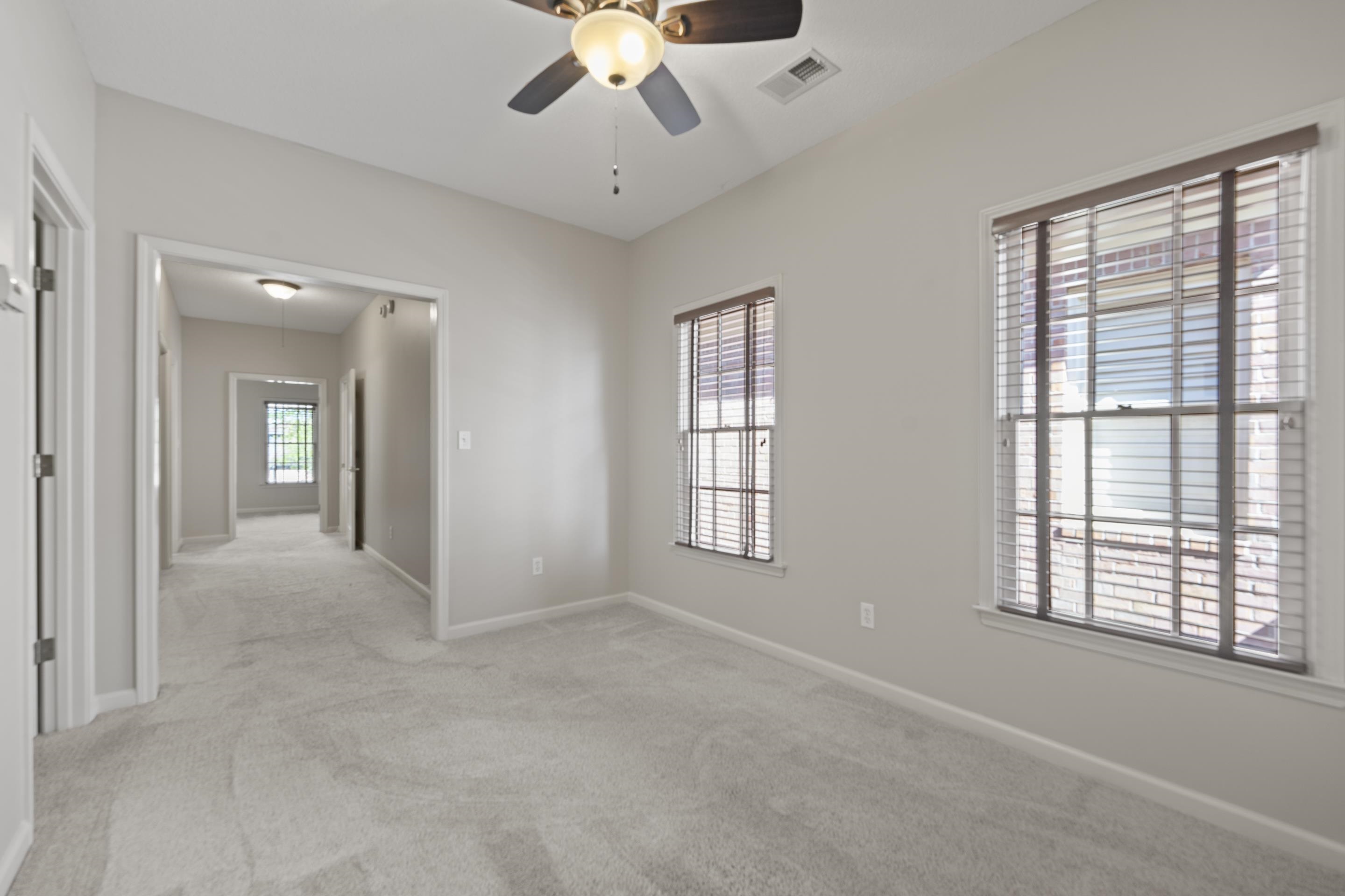 360 STERLING OAKS CV