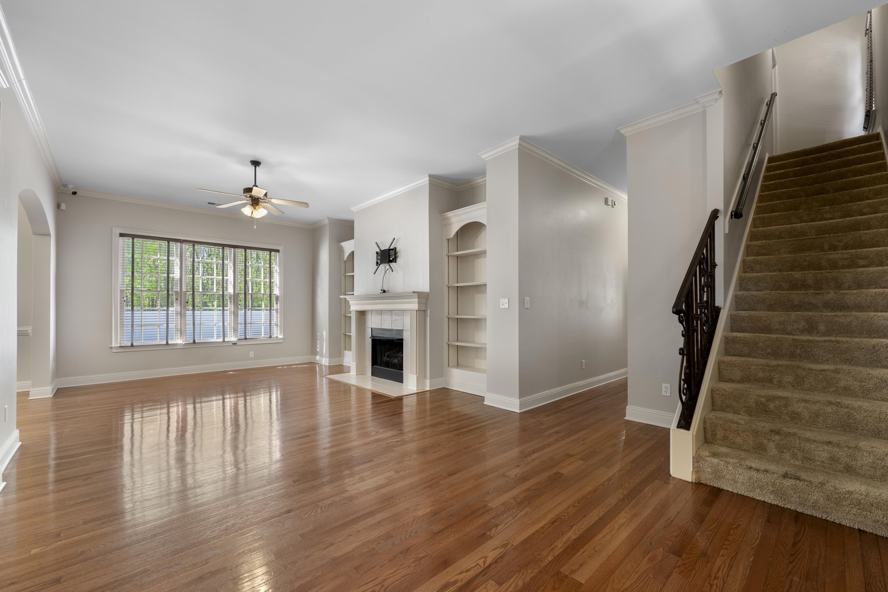 360 STERLING OAKS CV