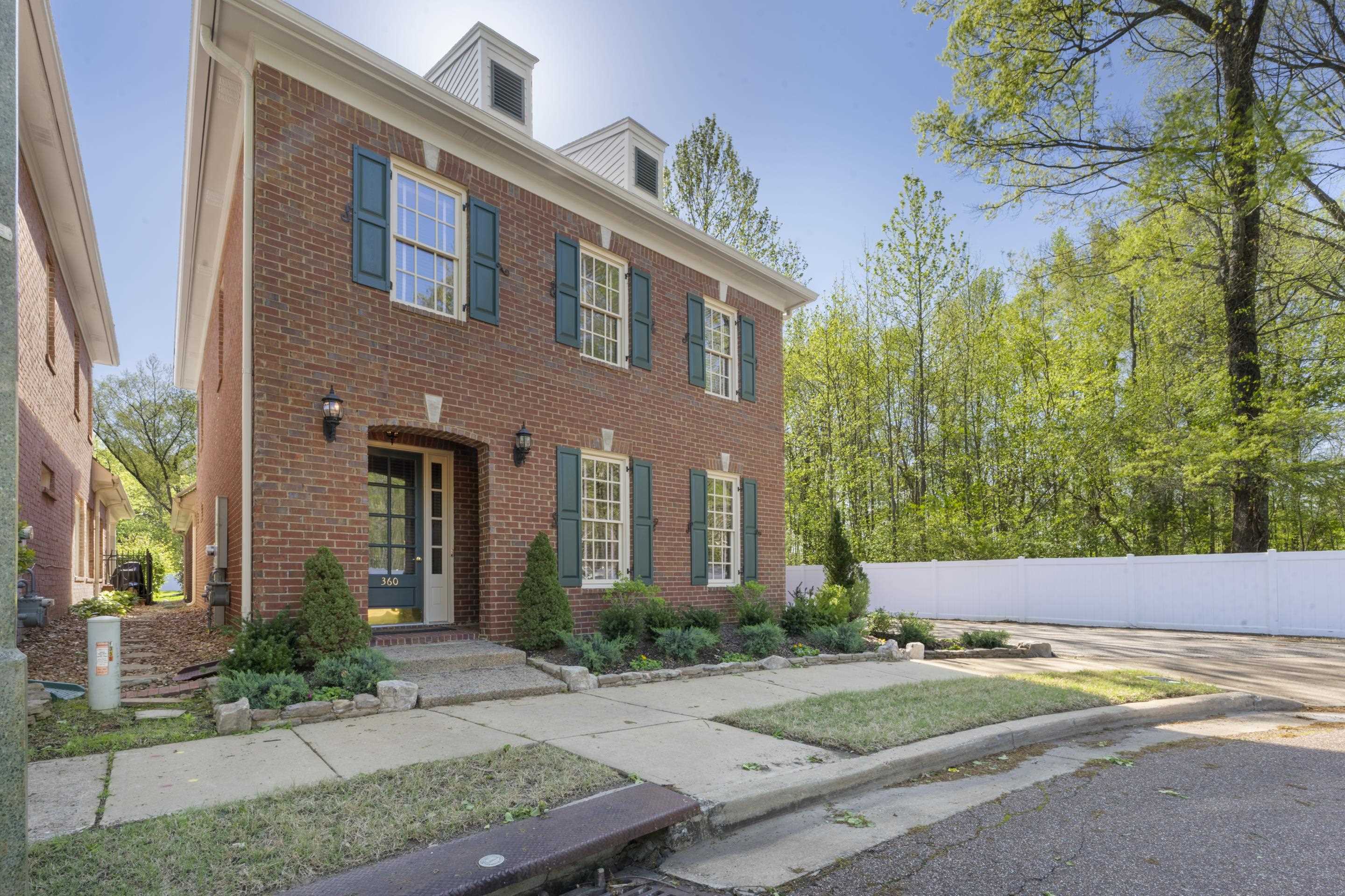 360 STERLING OAKS CV