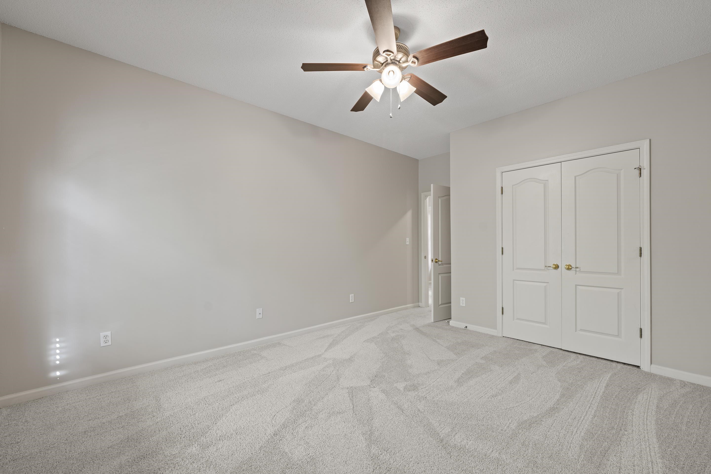 360 STERLING OAKS CV