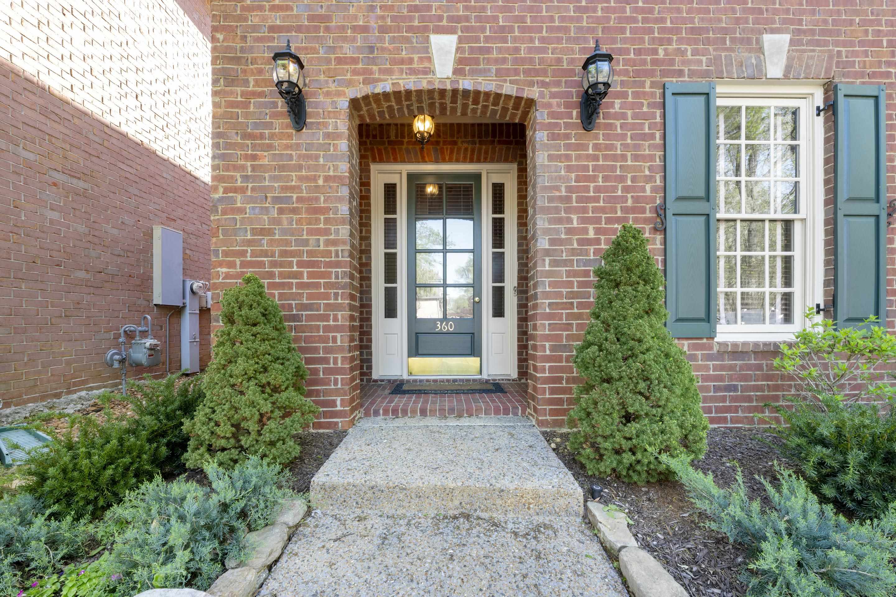 360 STERLING OAKS CV