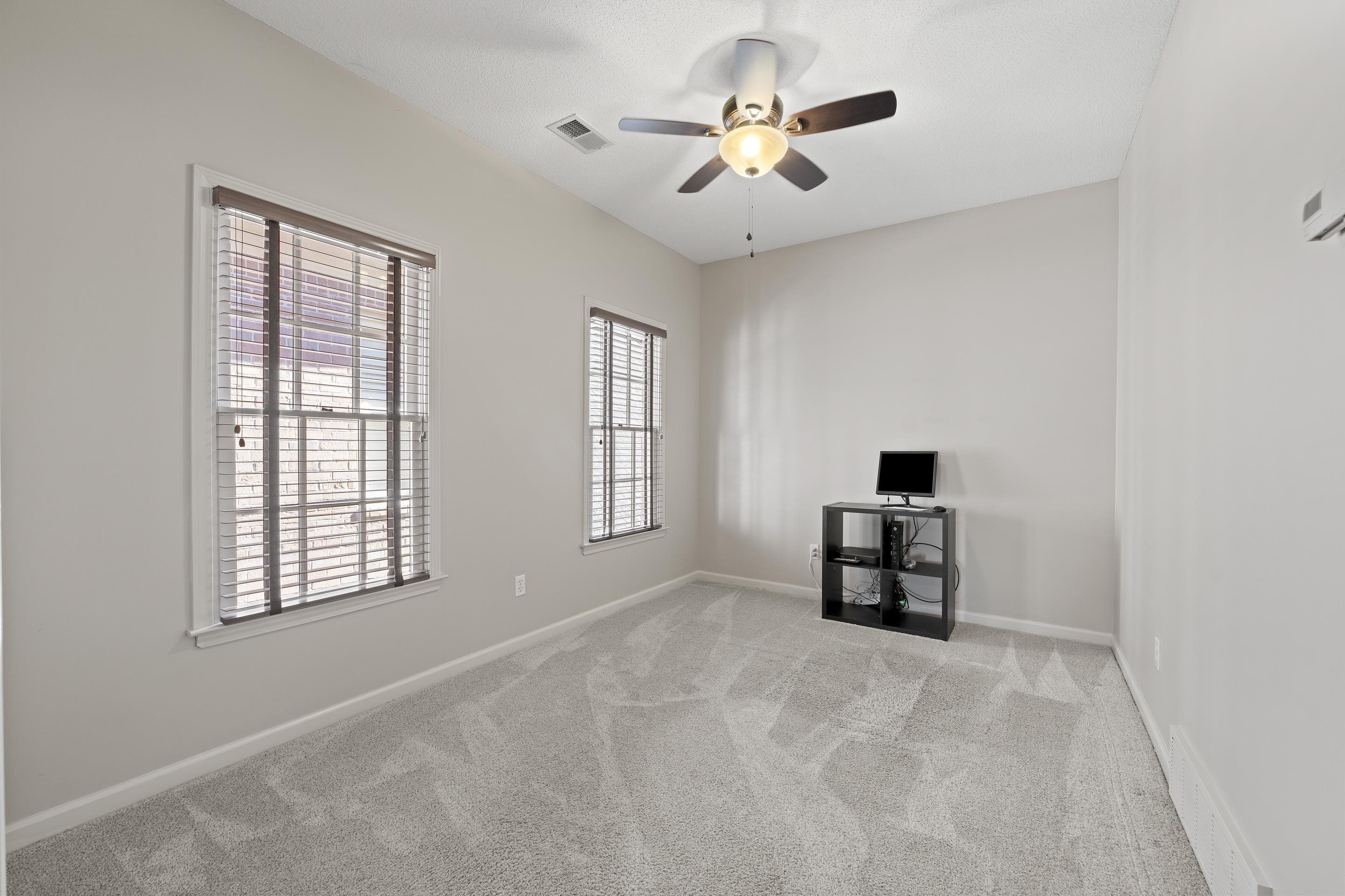 360 STERLING OAKS CV