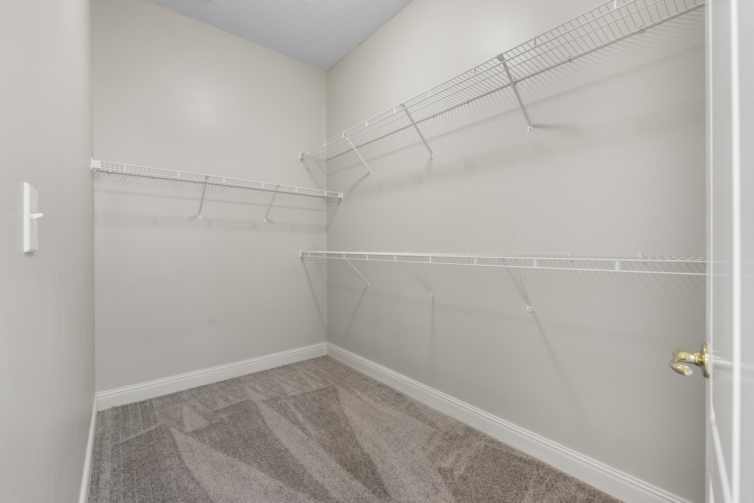 360 STERLING OAKS CV