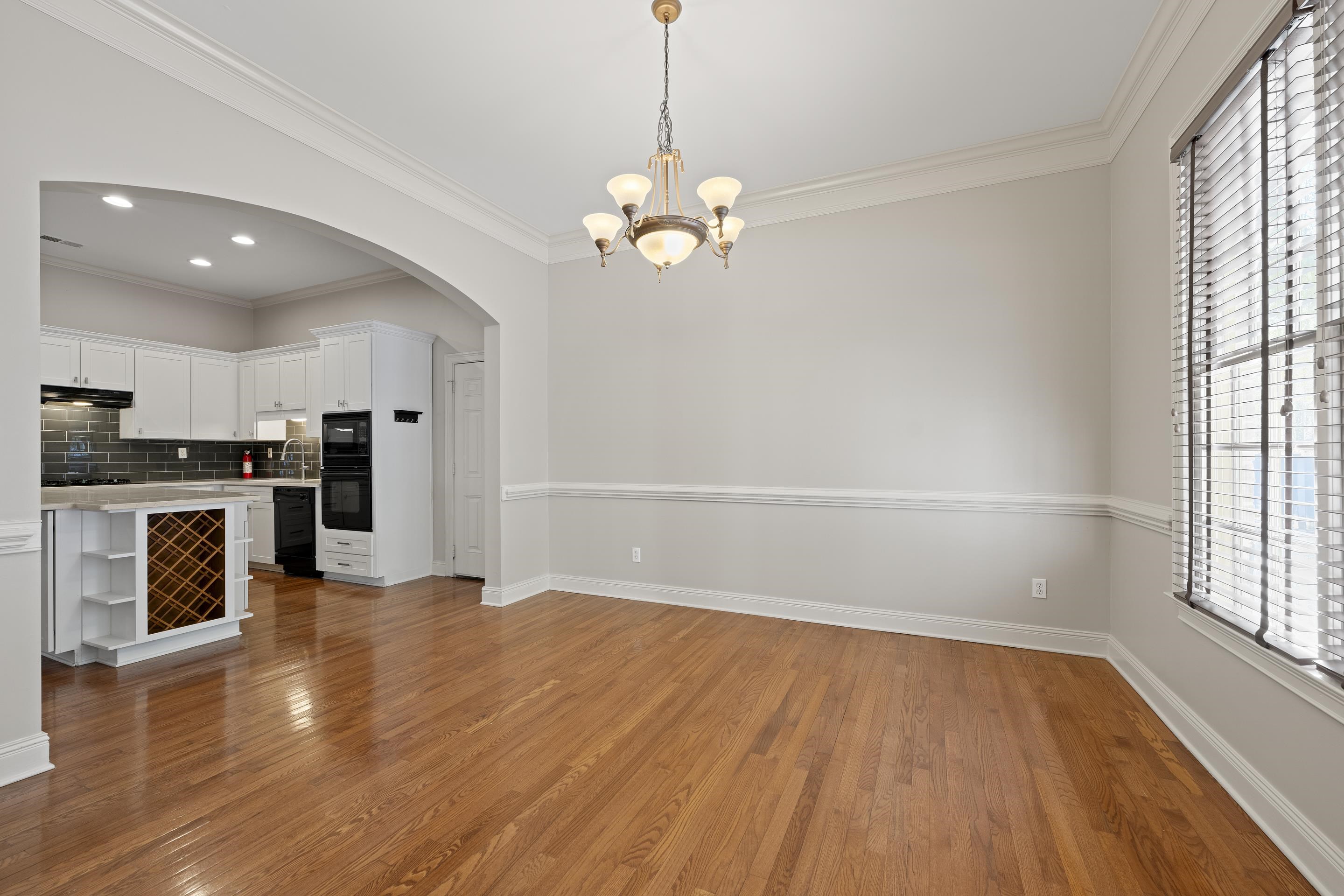 360 STERLING OAKS CV