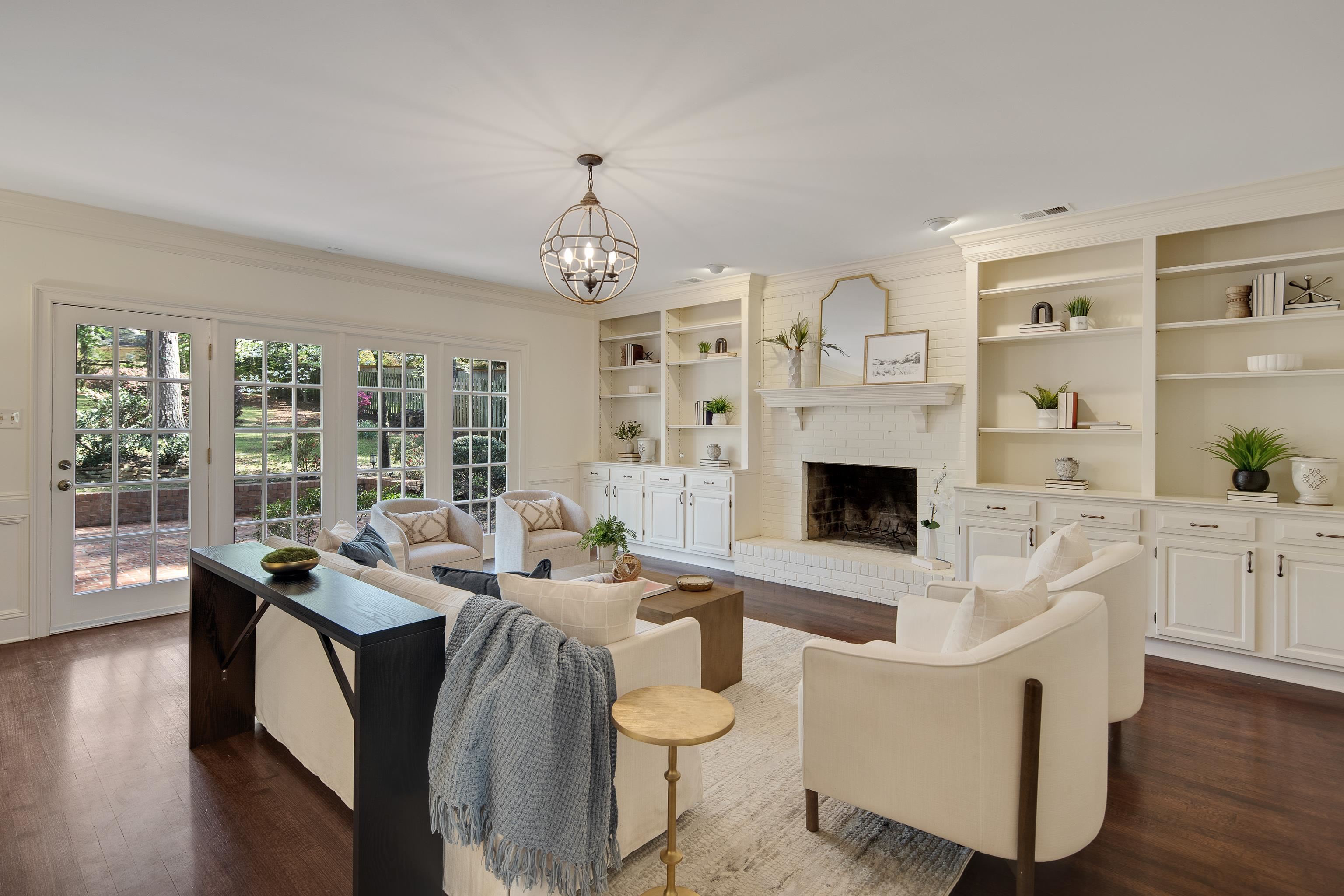 8462 WOODLANE DR