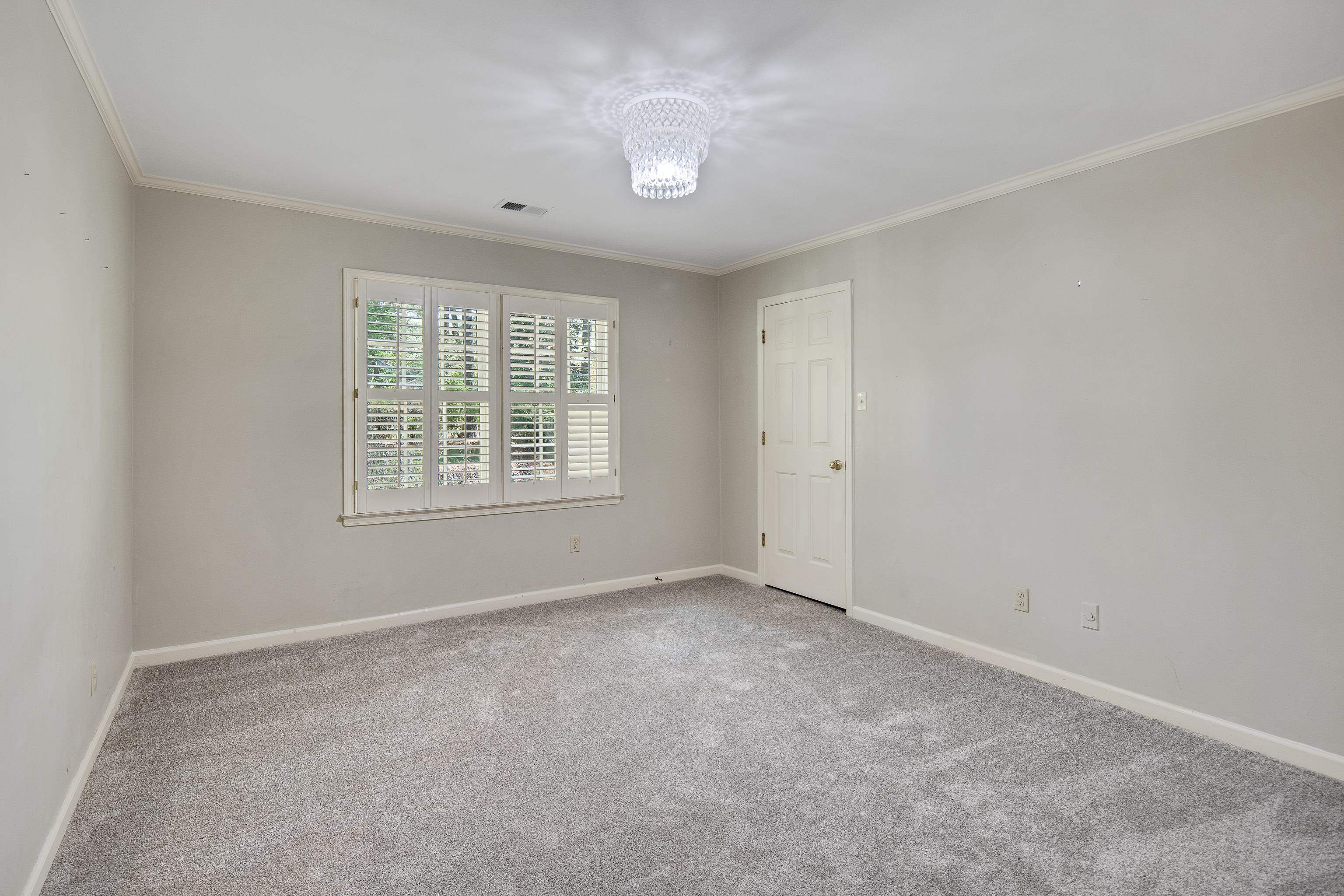 8462 WOODLANE DR