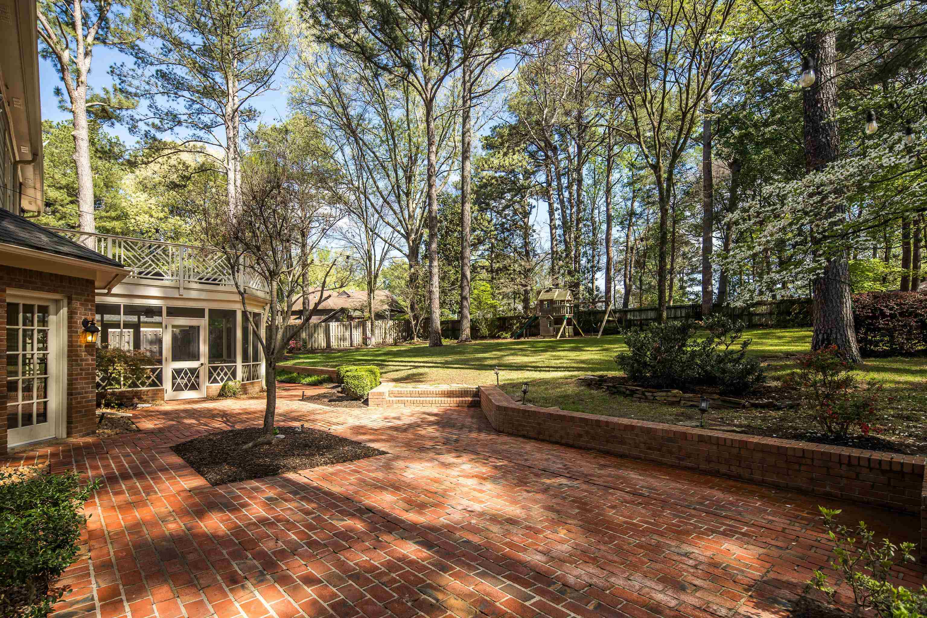 8462 WOODLANE DR