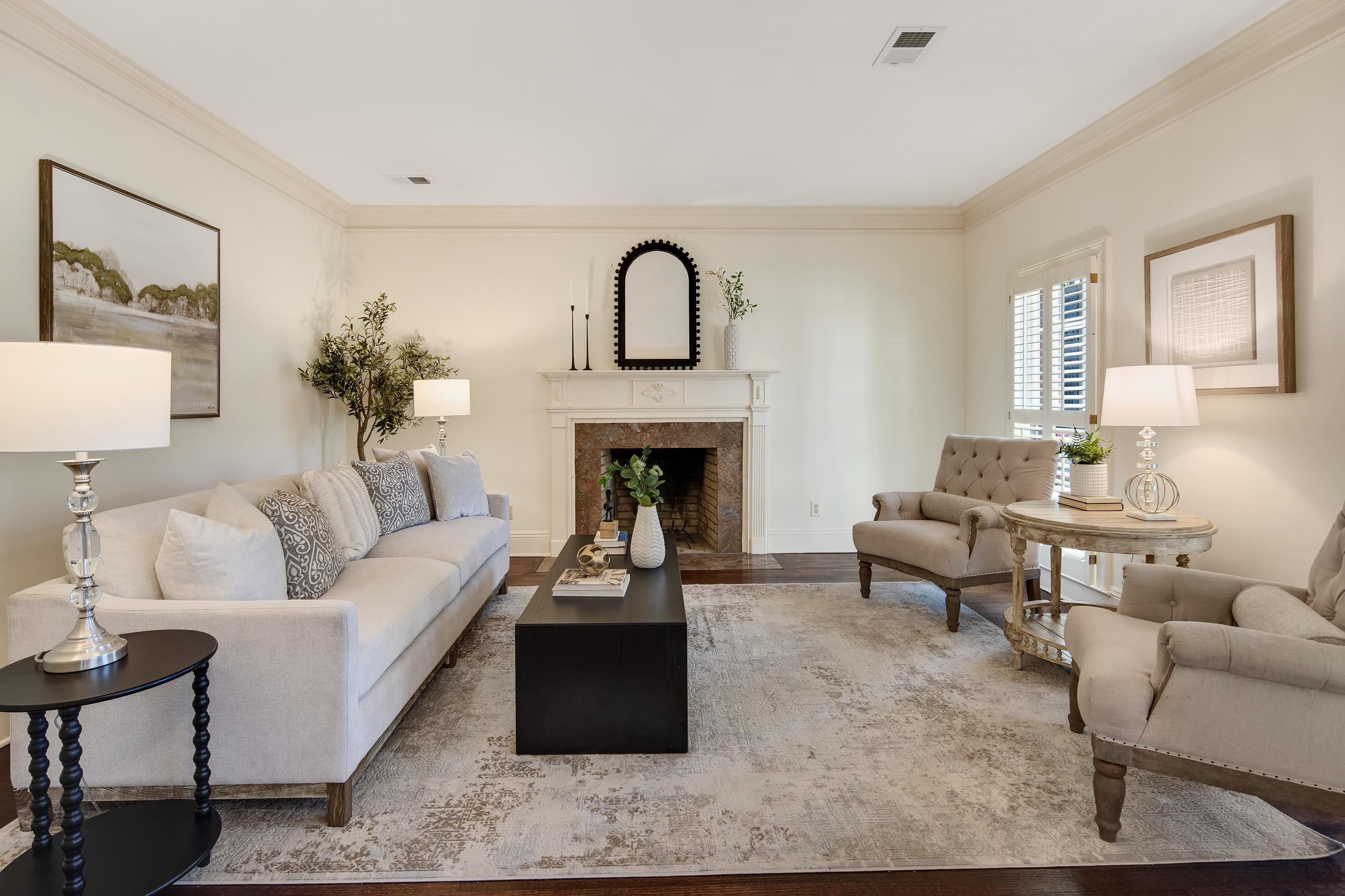 8462 WOODLANE DR