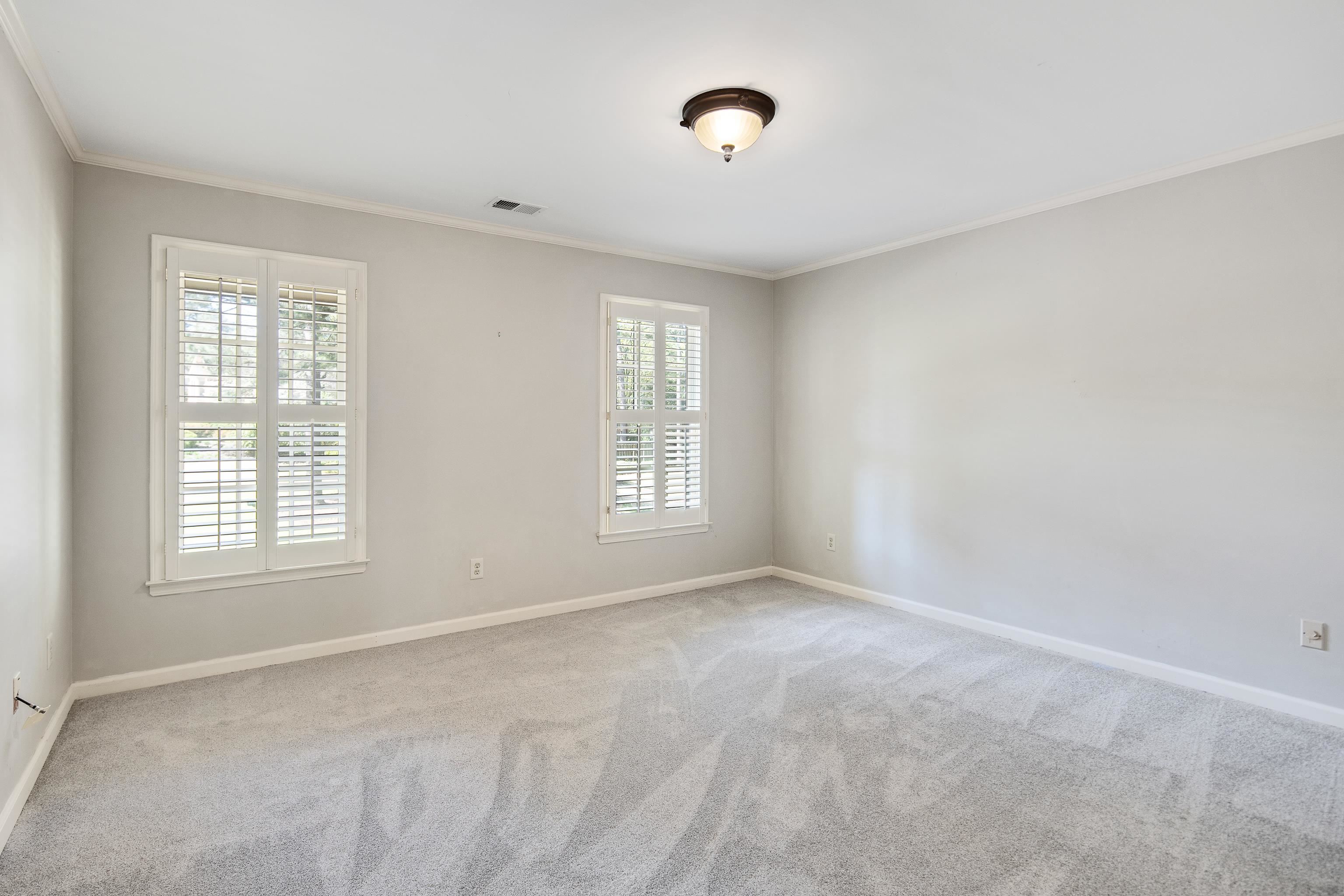 8462 WOODLANE DR