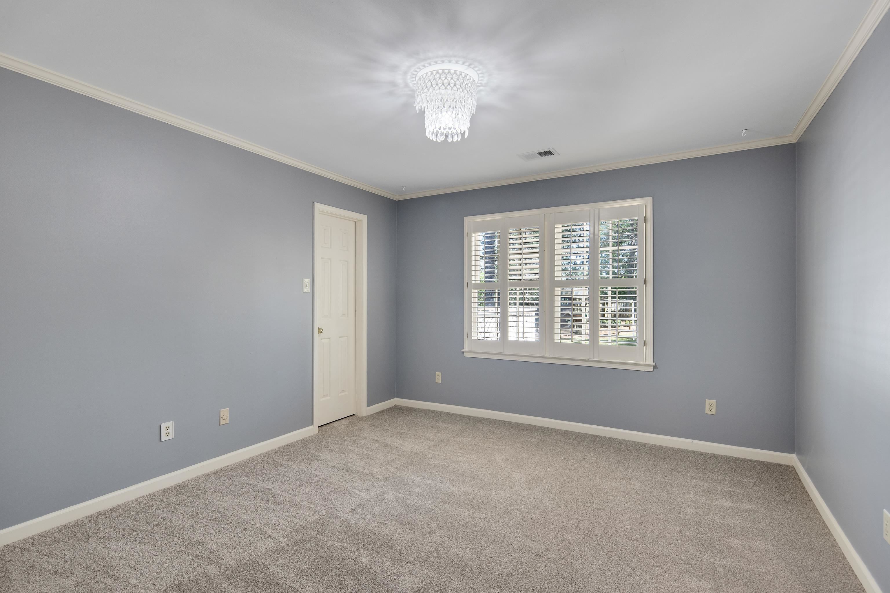 8462 WOODLANE DR