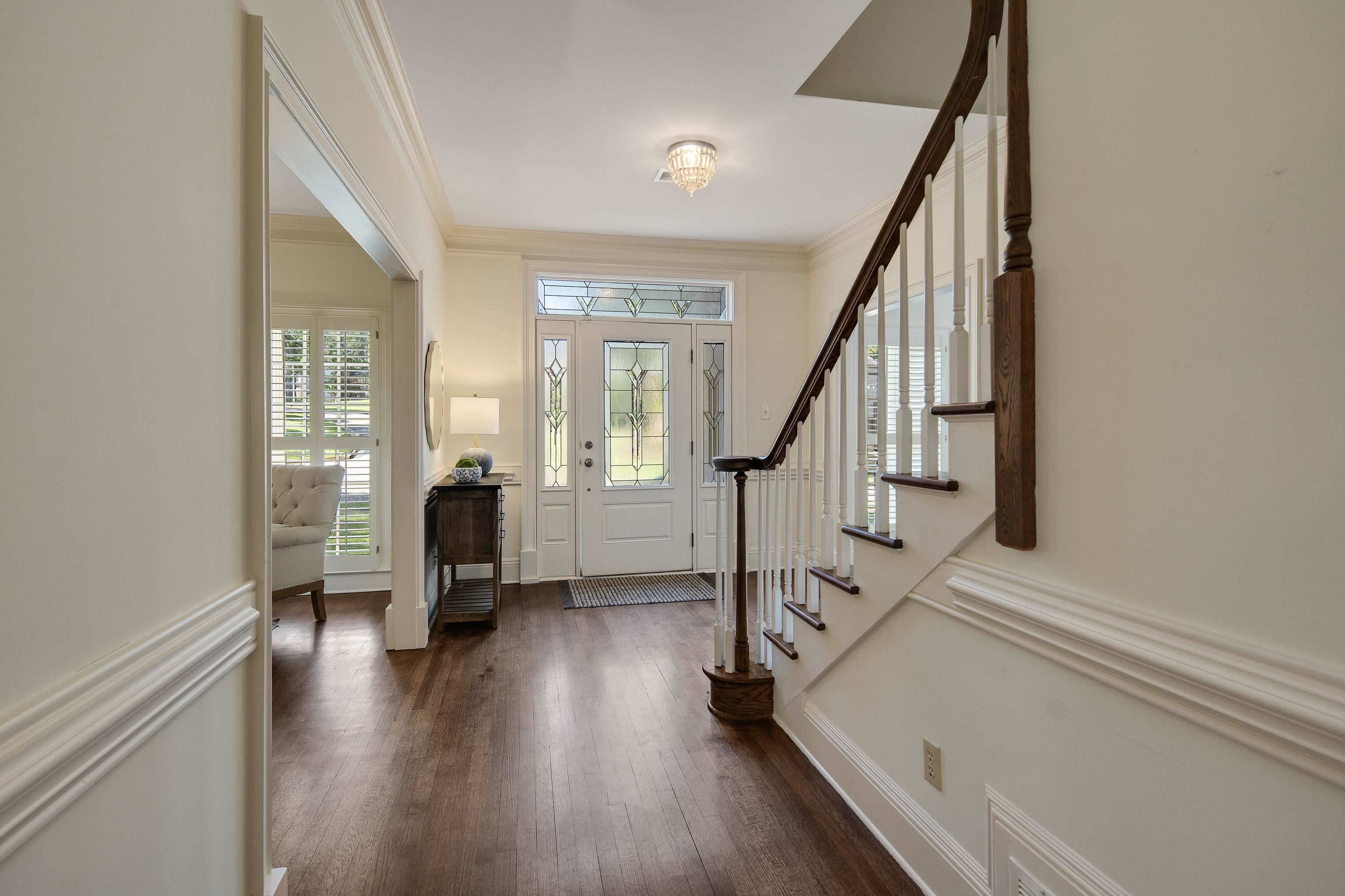 8462 WOODLANE DR