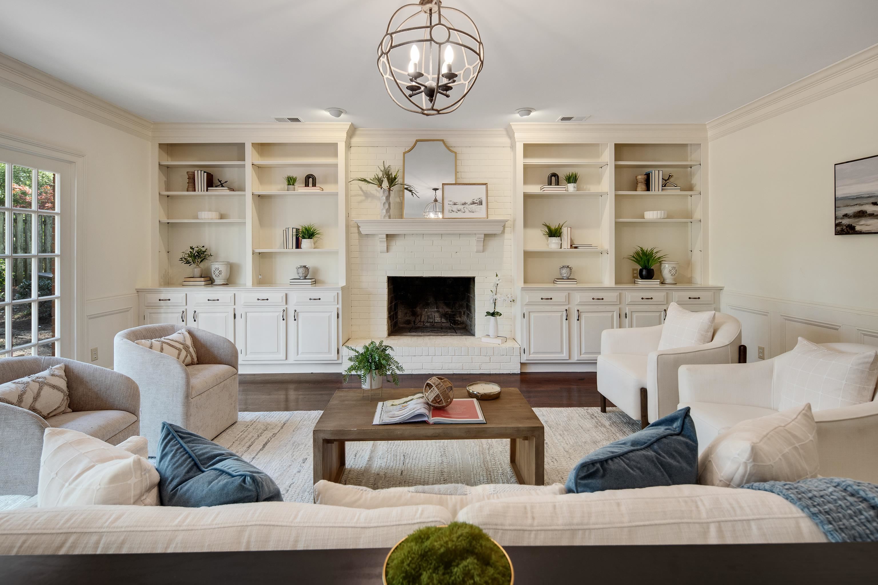 8462 WOODLANE DR