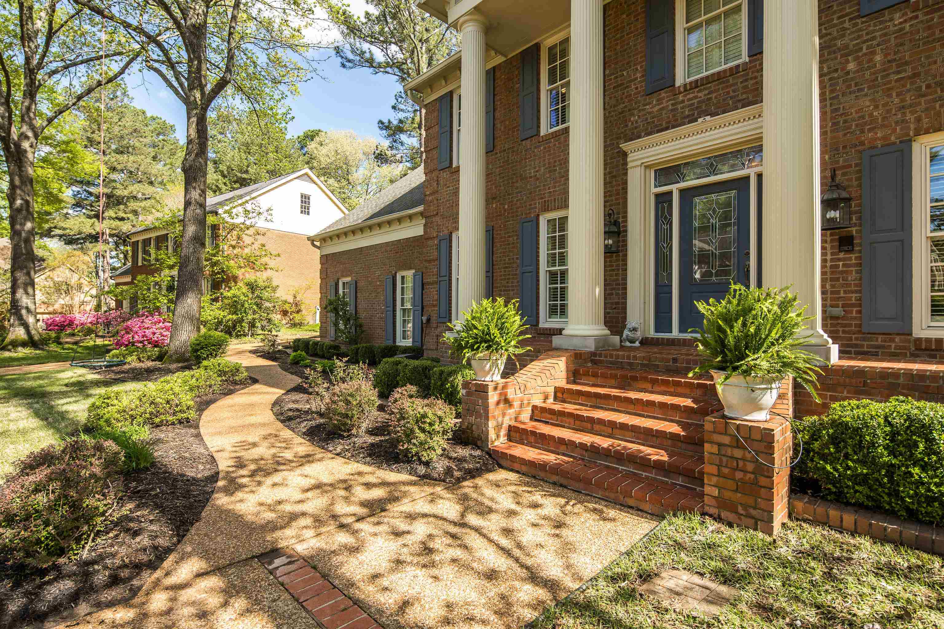 8462 WOODLANE DR