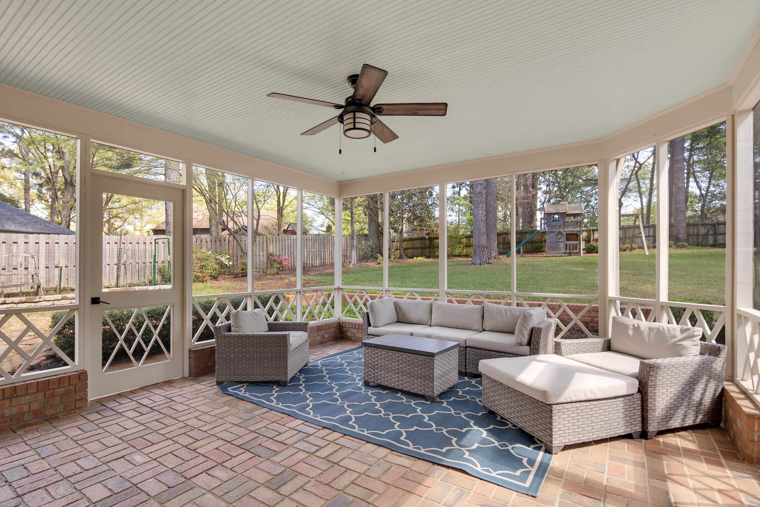8462 WOODLANE DR