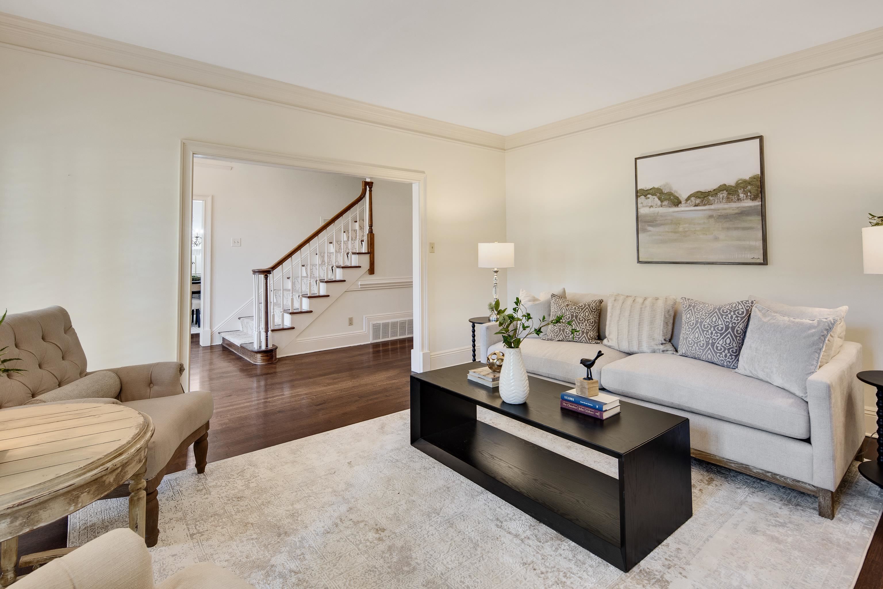 8462 WOODLANE DR