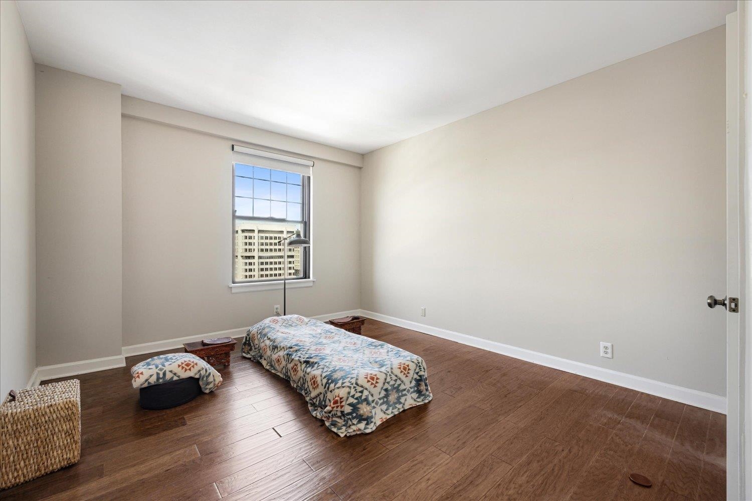 109 N MAIN ST Unit: 1506