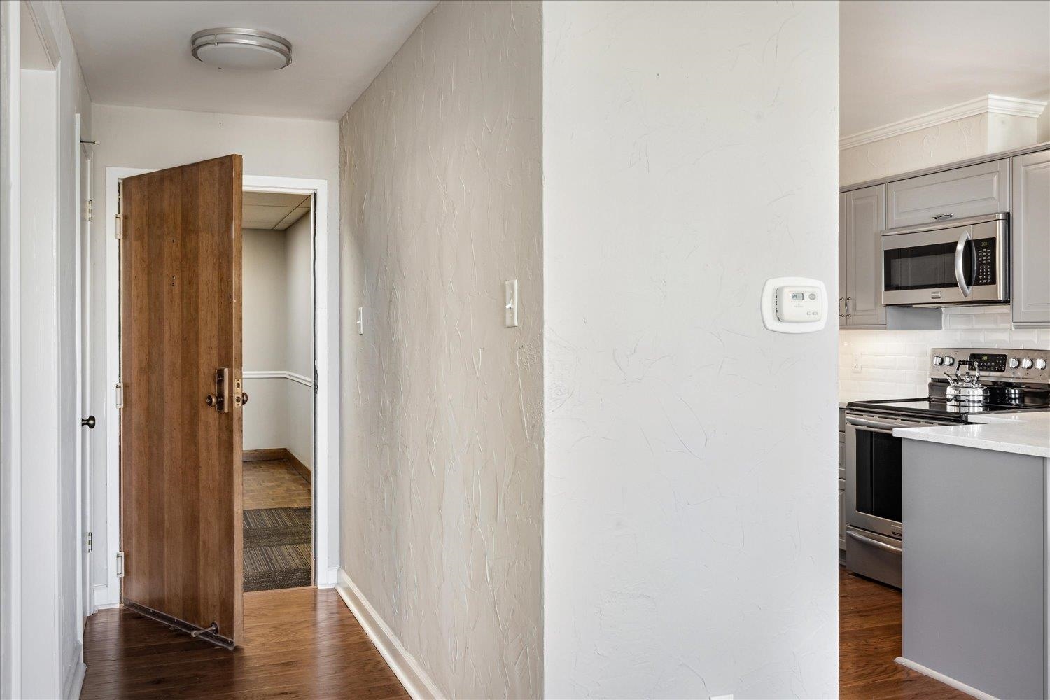 109 N MAIN ST Unit: 1506