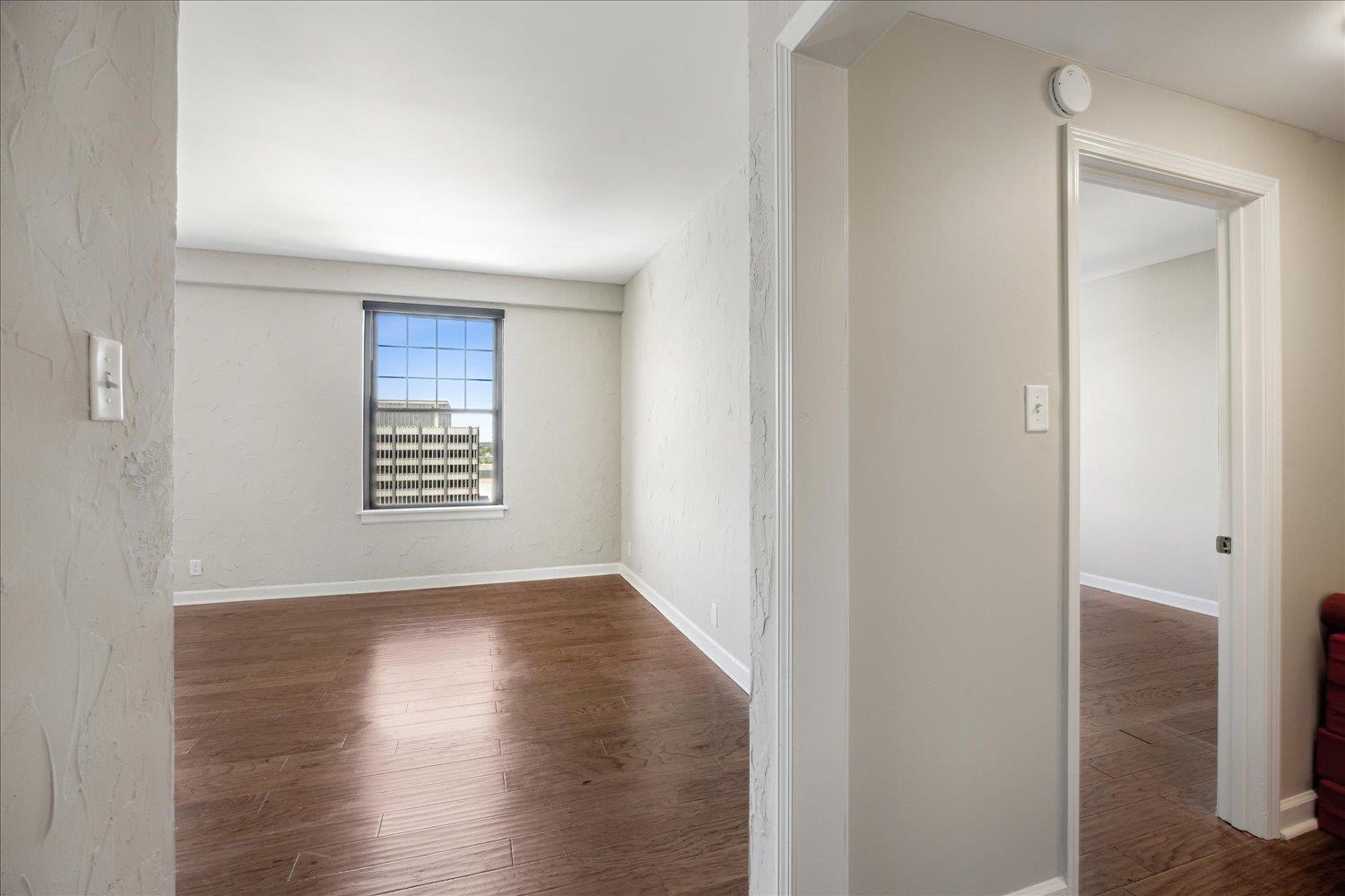 109 N MAIN ST Unit: 1506
