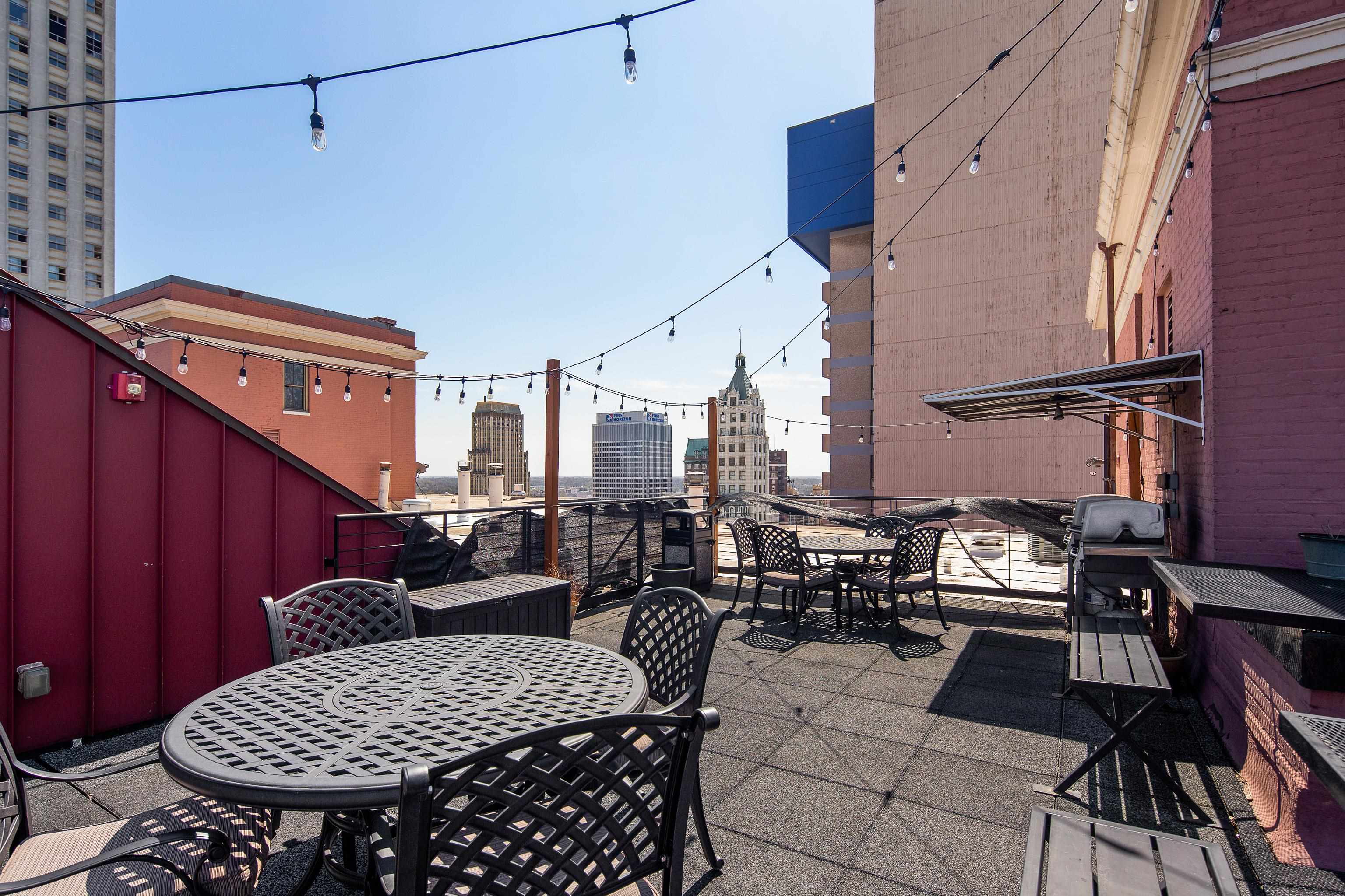 109 N MAIN ST Unit: 1506