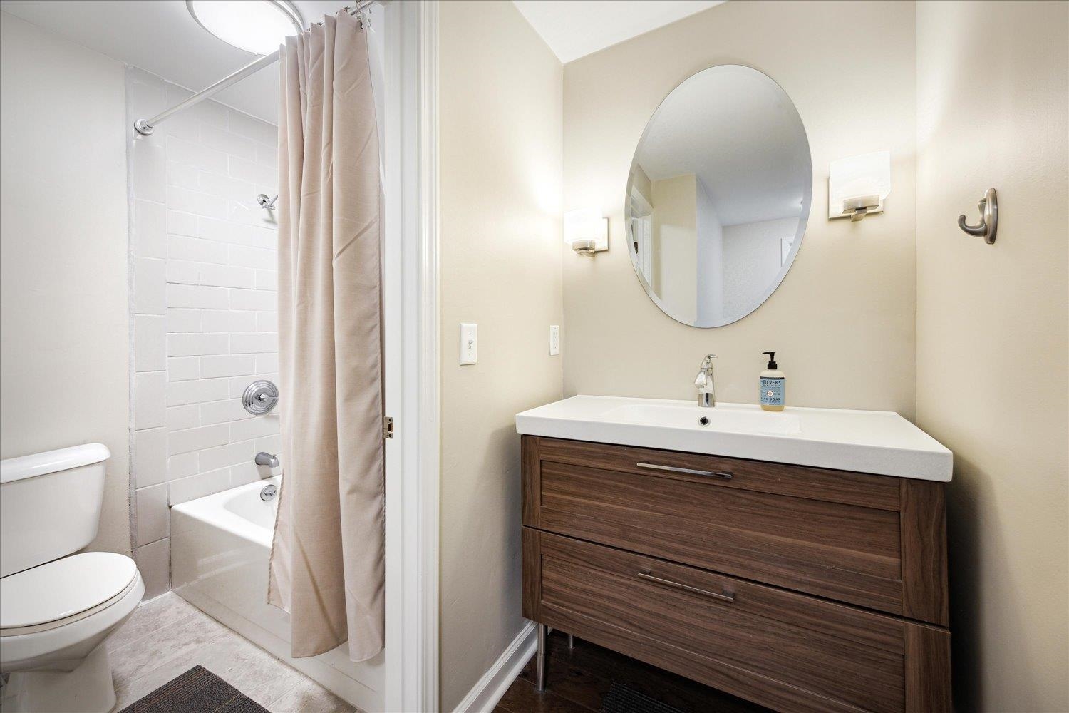 109 N MAIN ST Unit: 1506