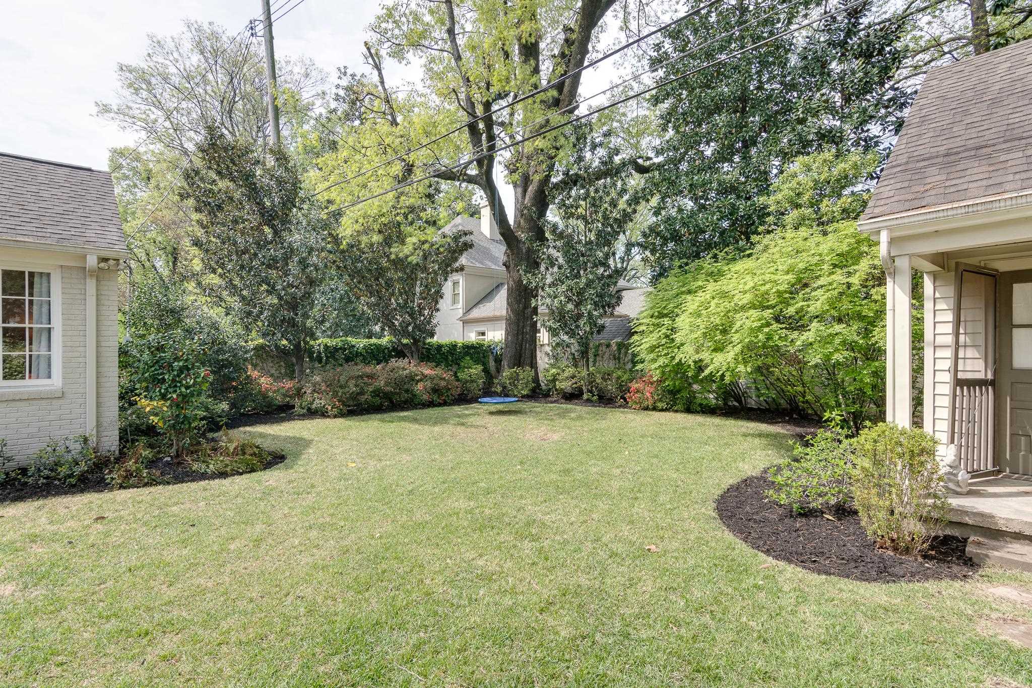 437 WILLIAMSBURG LN