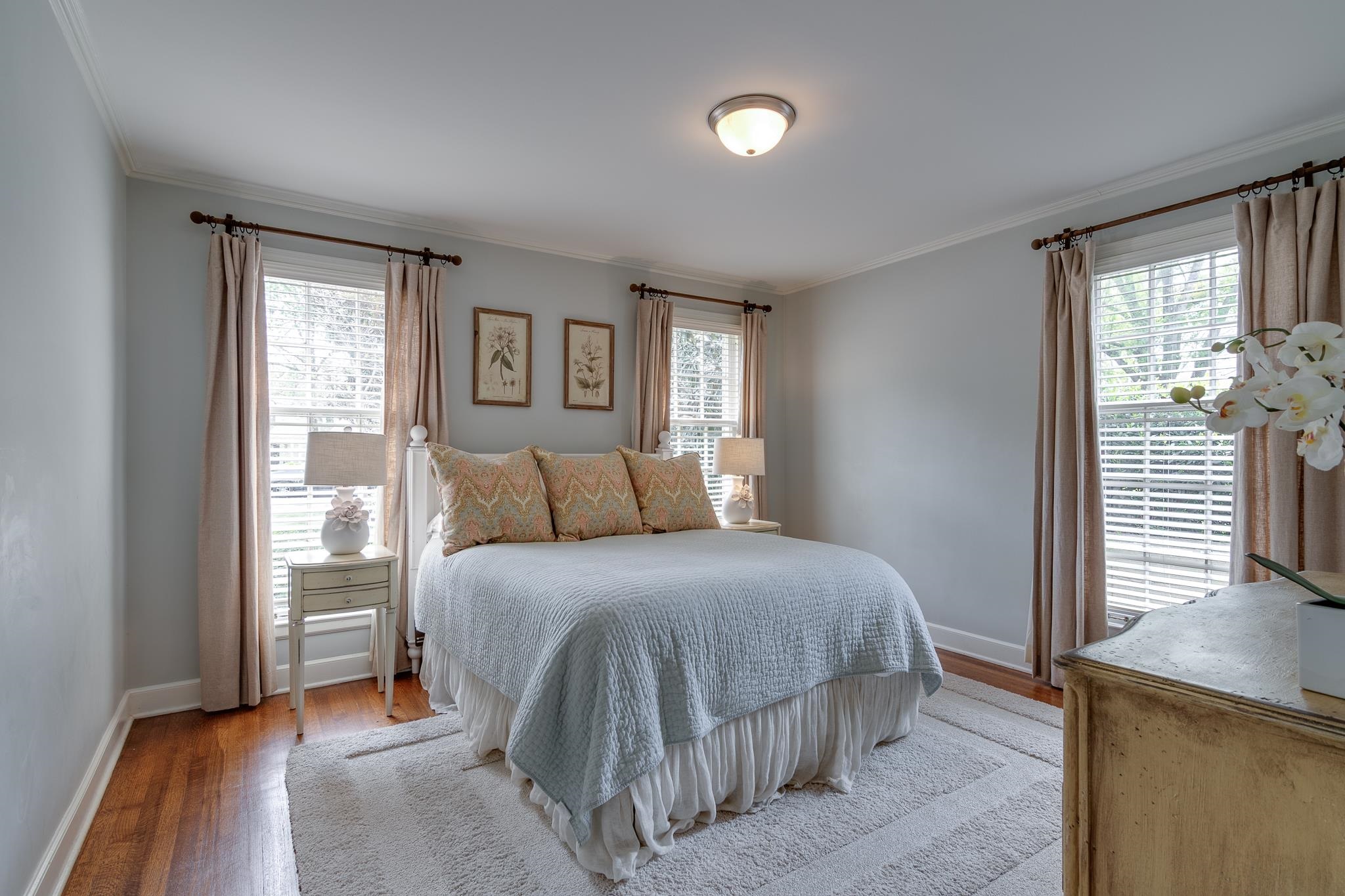437 WILLIAMSBURG LN
