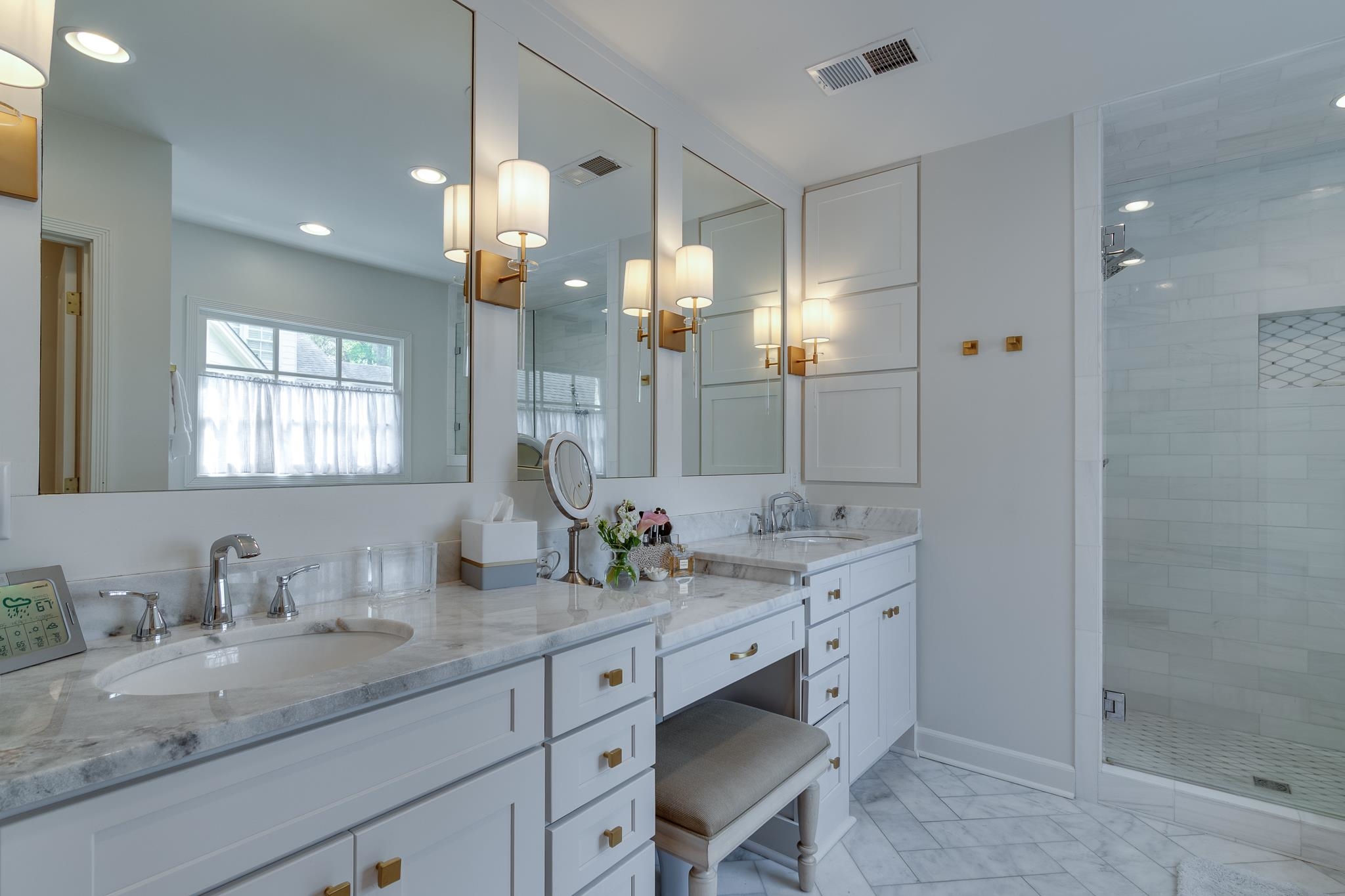 437 WILLIAMSBURG LN