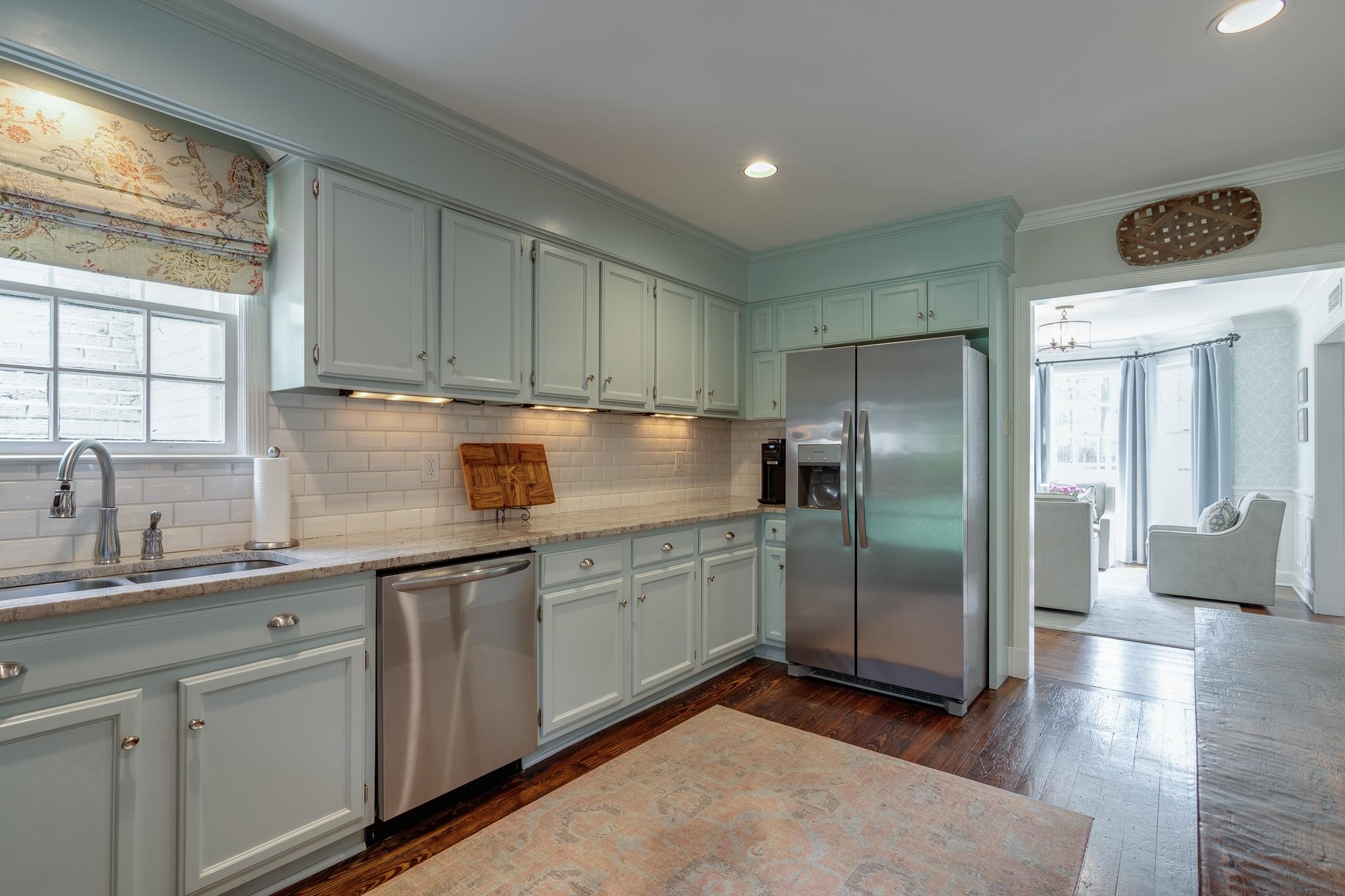 437 WILLIAMSBURG LN