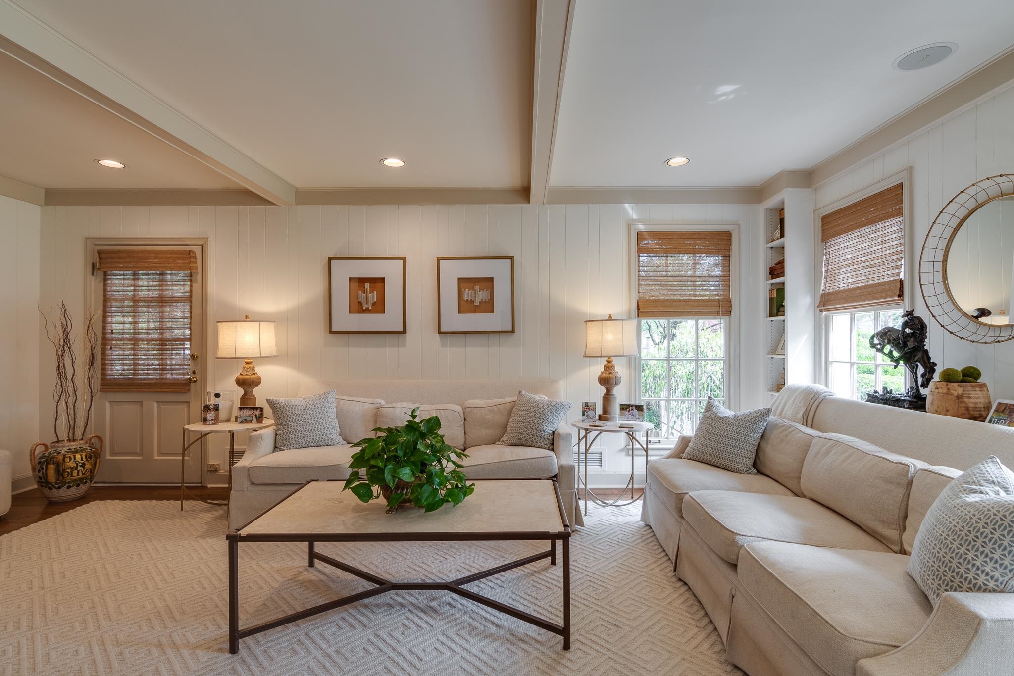 437 WILLIAMSBURG LN