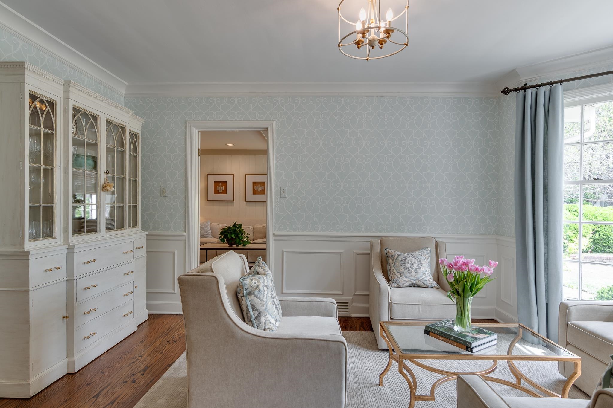 437 WILLIAMSBURG LN
