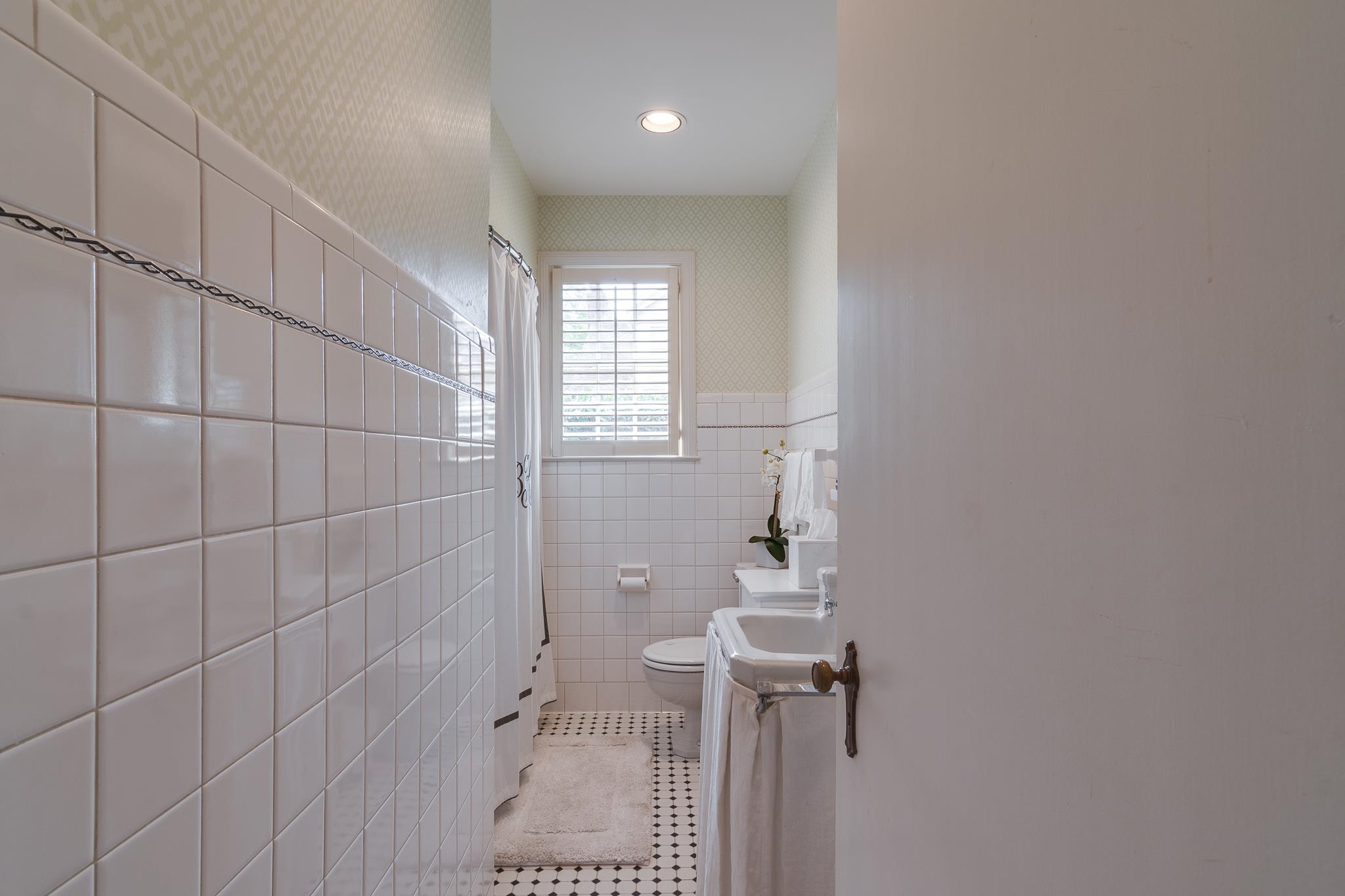 437 WILLIAMSBURG LN