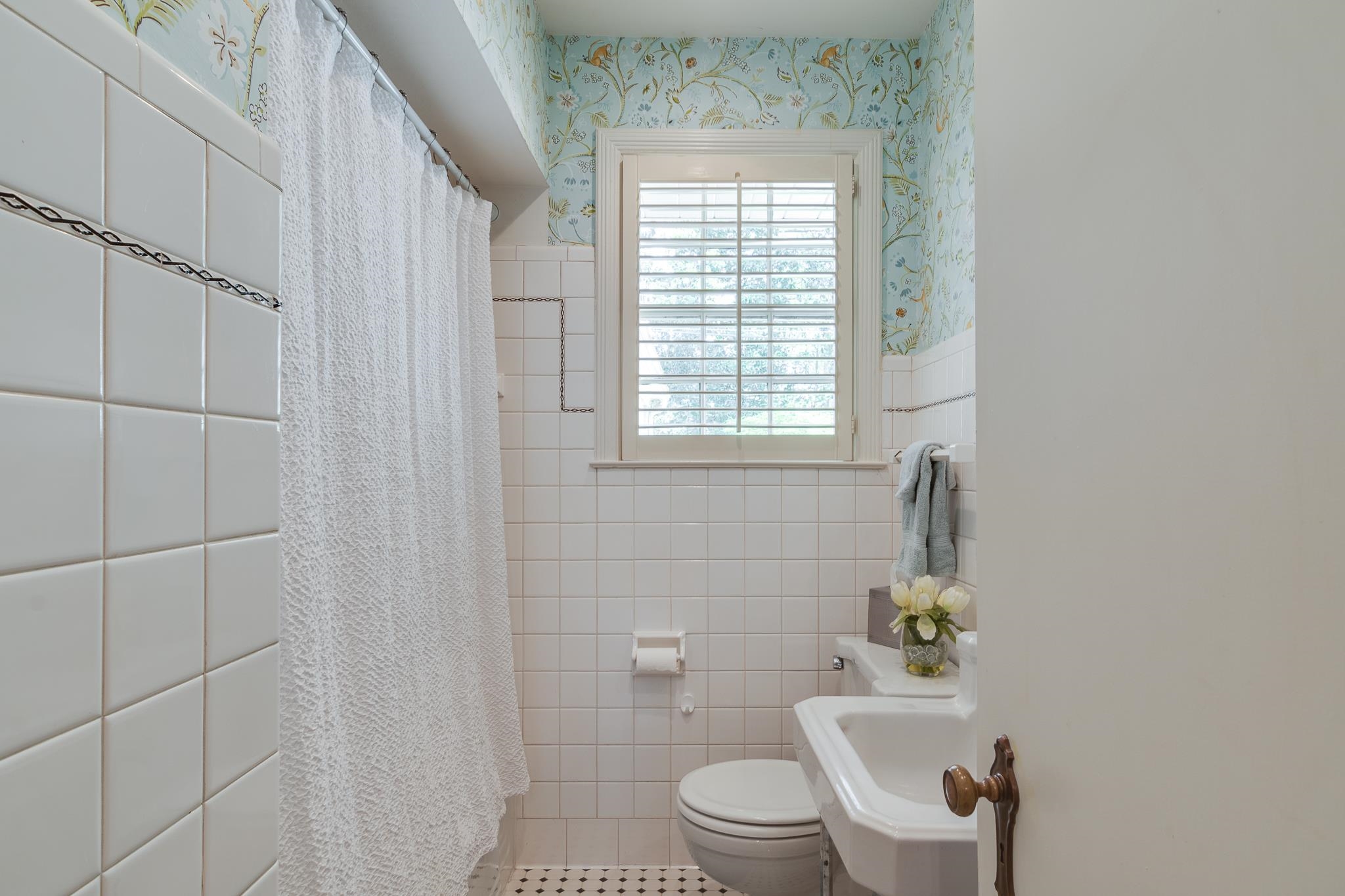 437 WILLIAMSBURG LN