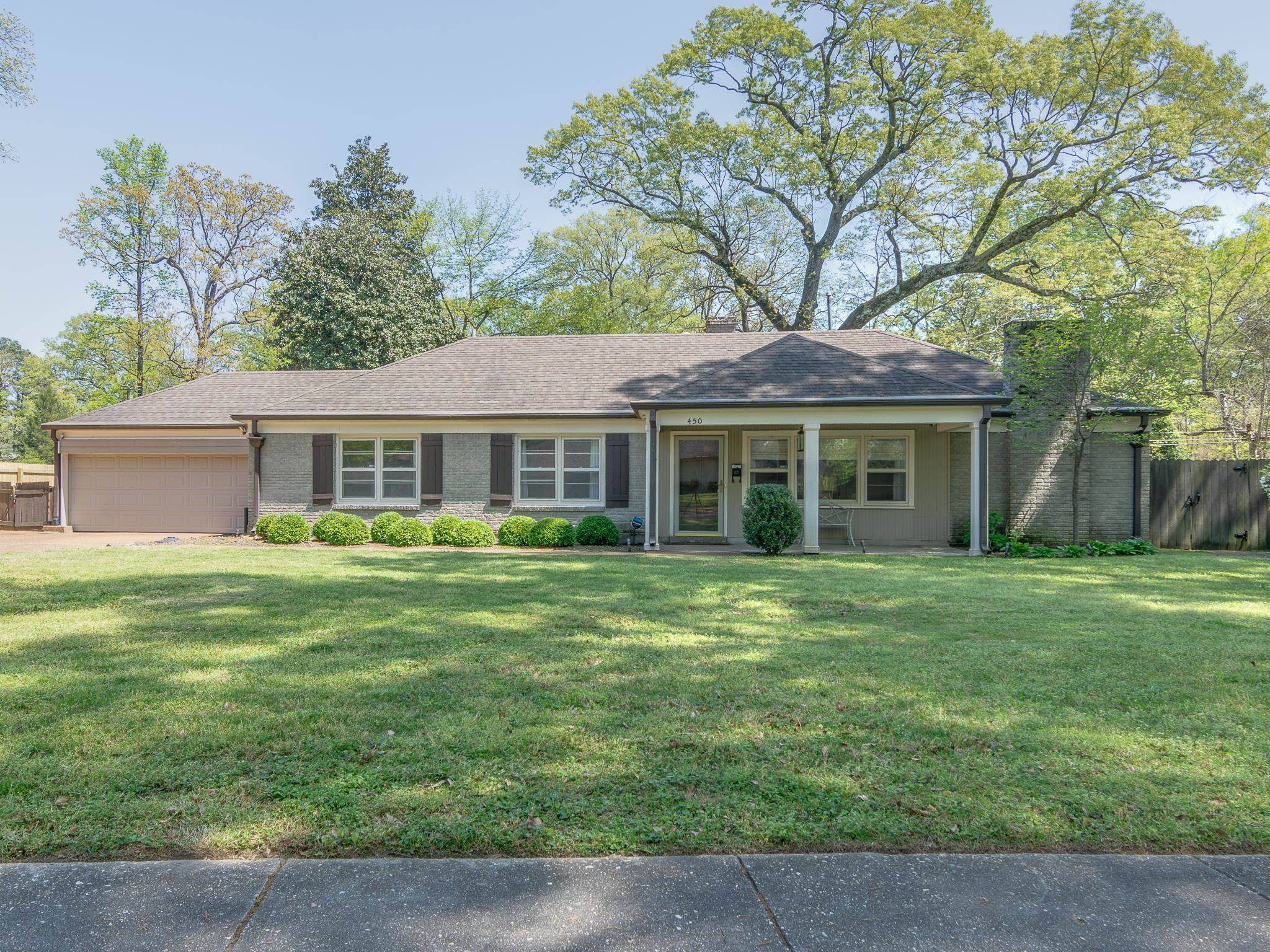 450 CECILIA DR