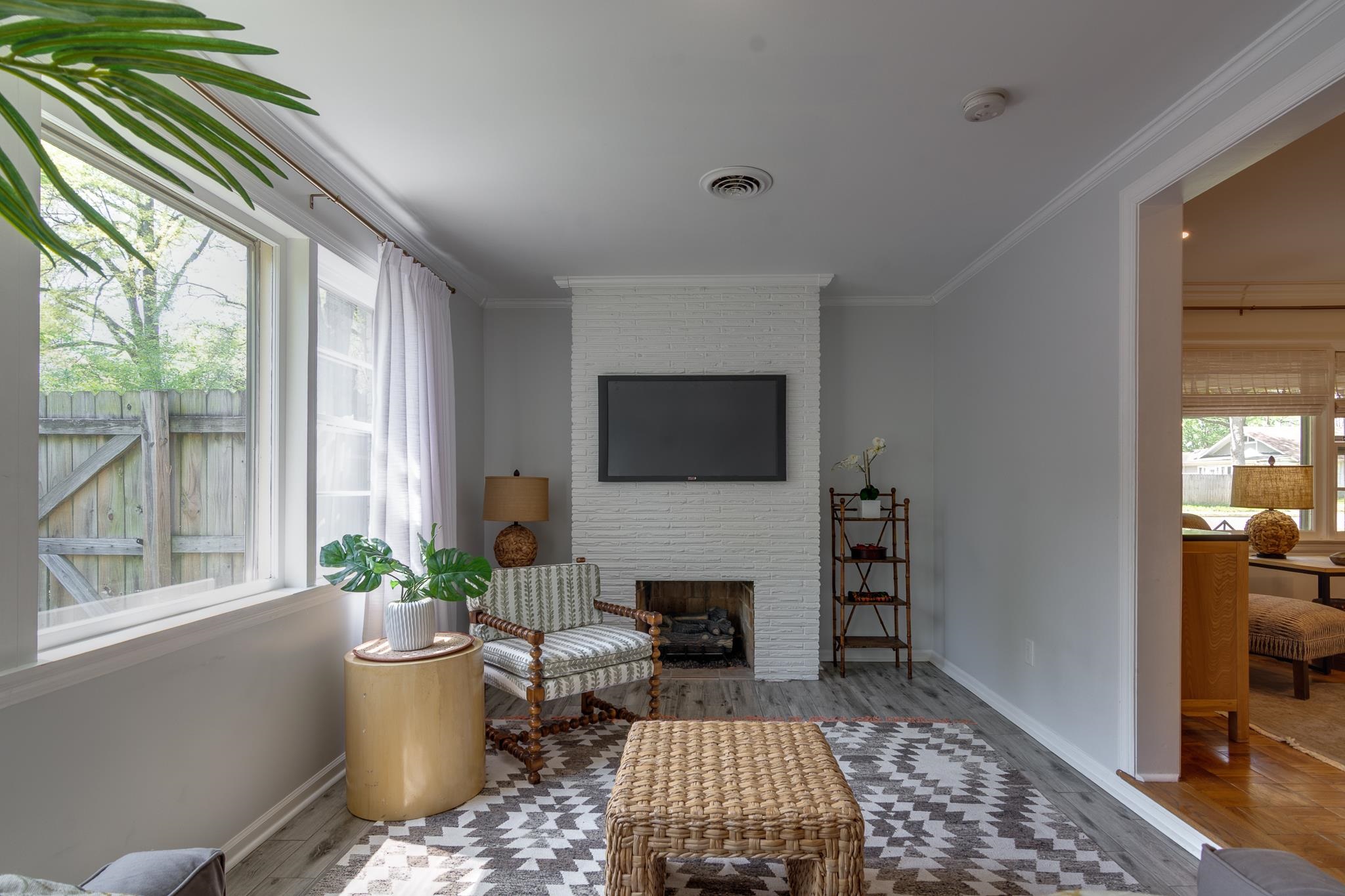 450 CECILIA DR