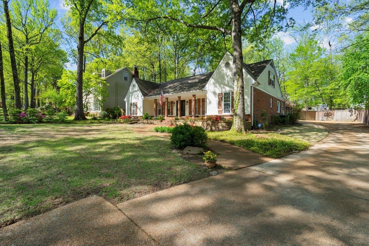 2445 CEDAR DALE DR