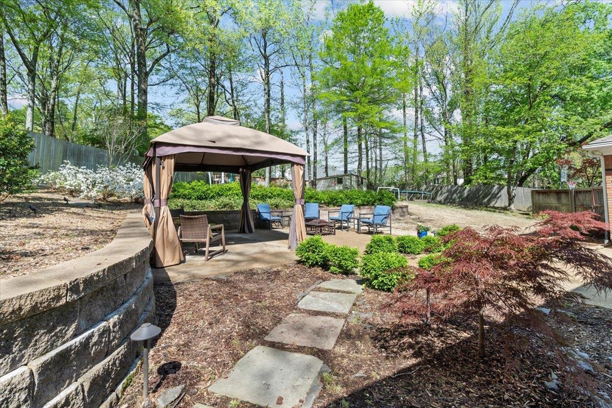 2445 CEDAR DALE DR