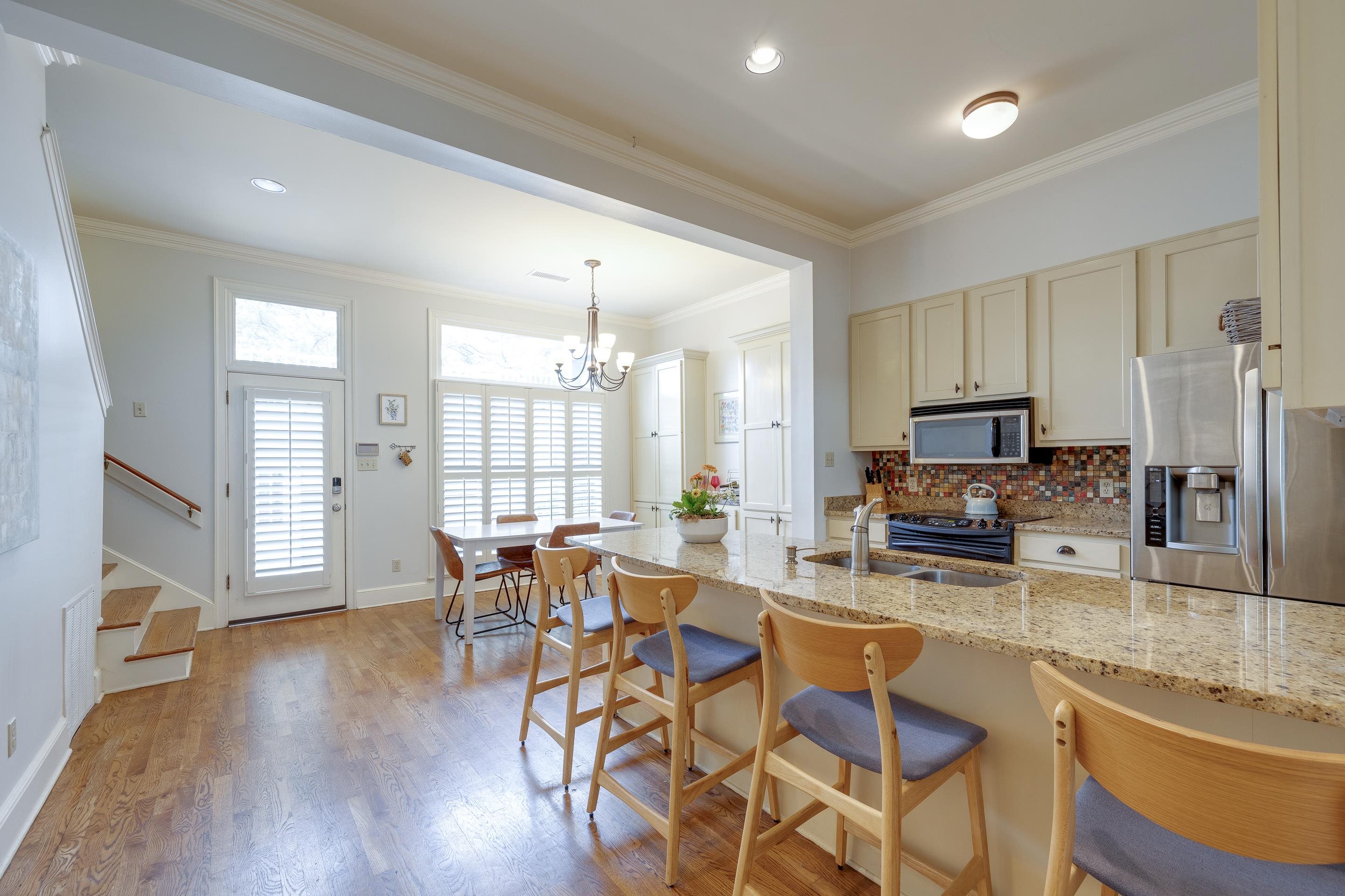 925 HARBOR VIEW DR